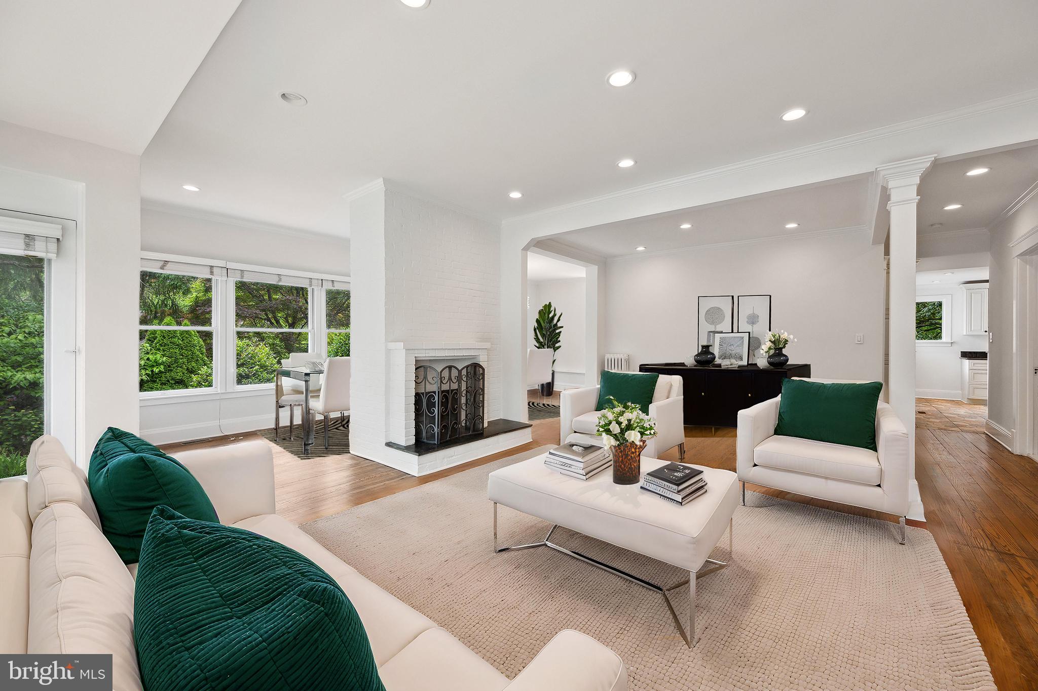 3323 UPLAND TERRACE NW