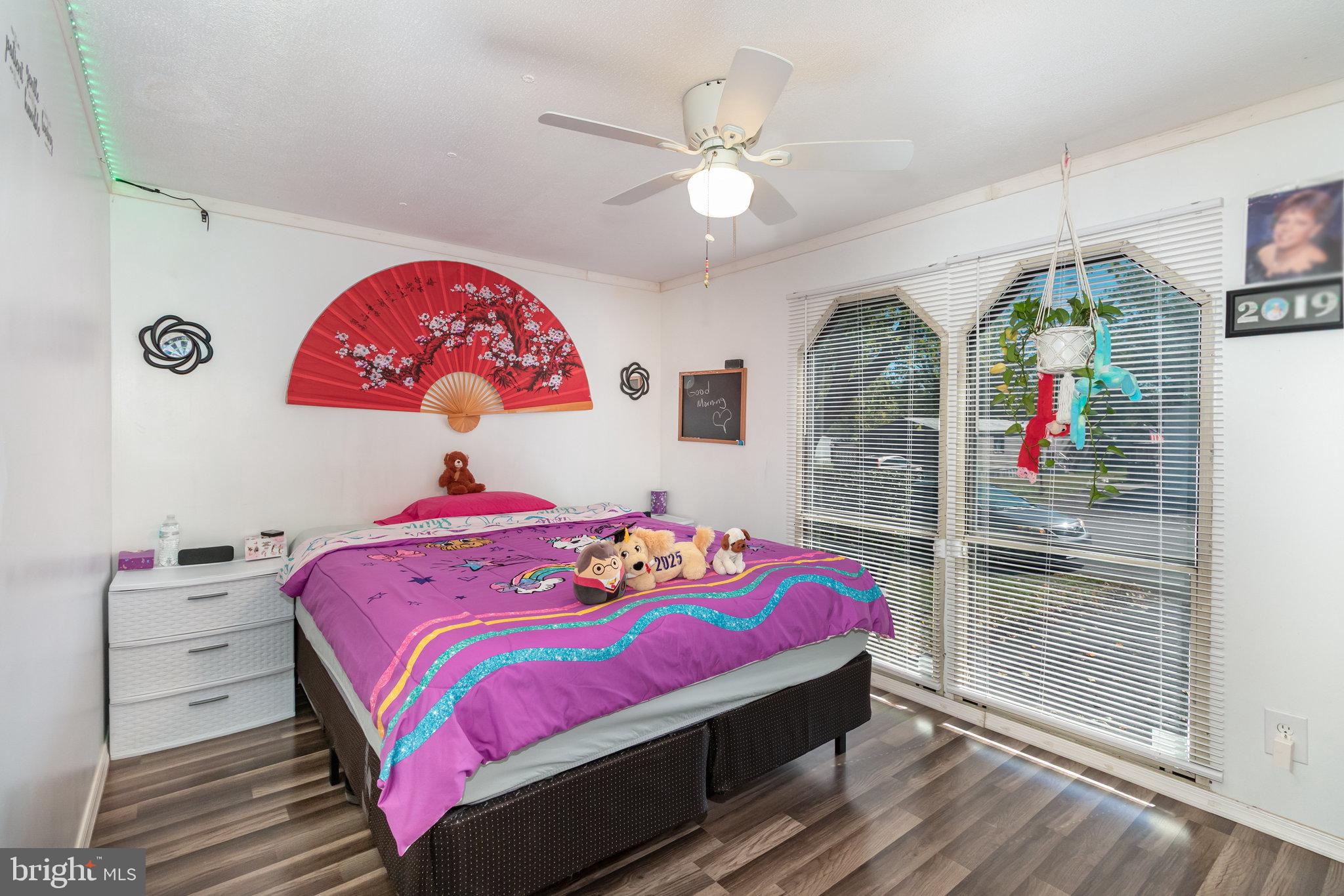 COUNTRY MANOR WEST - Residential