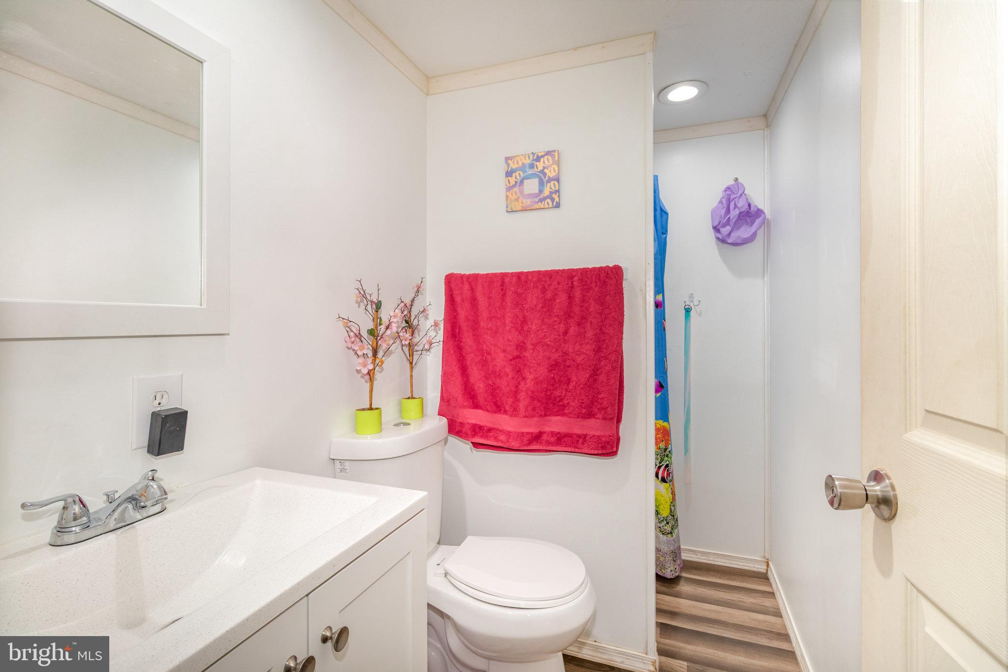 COUNTRY MANOR WEST - Residential