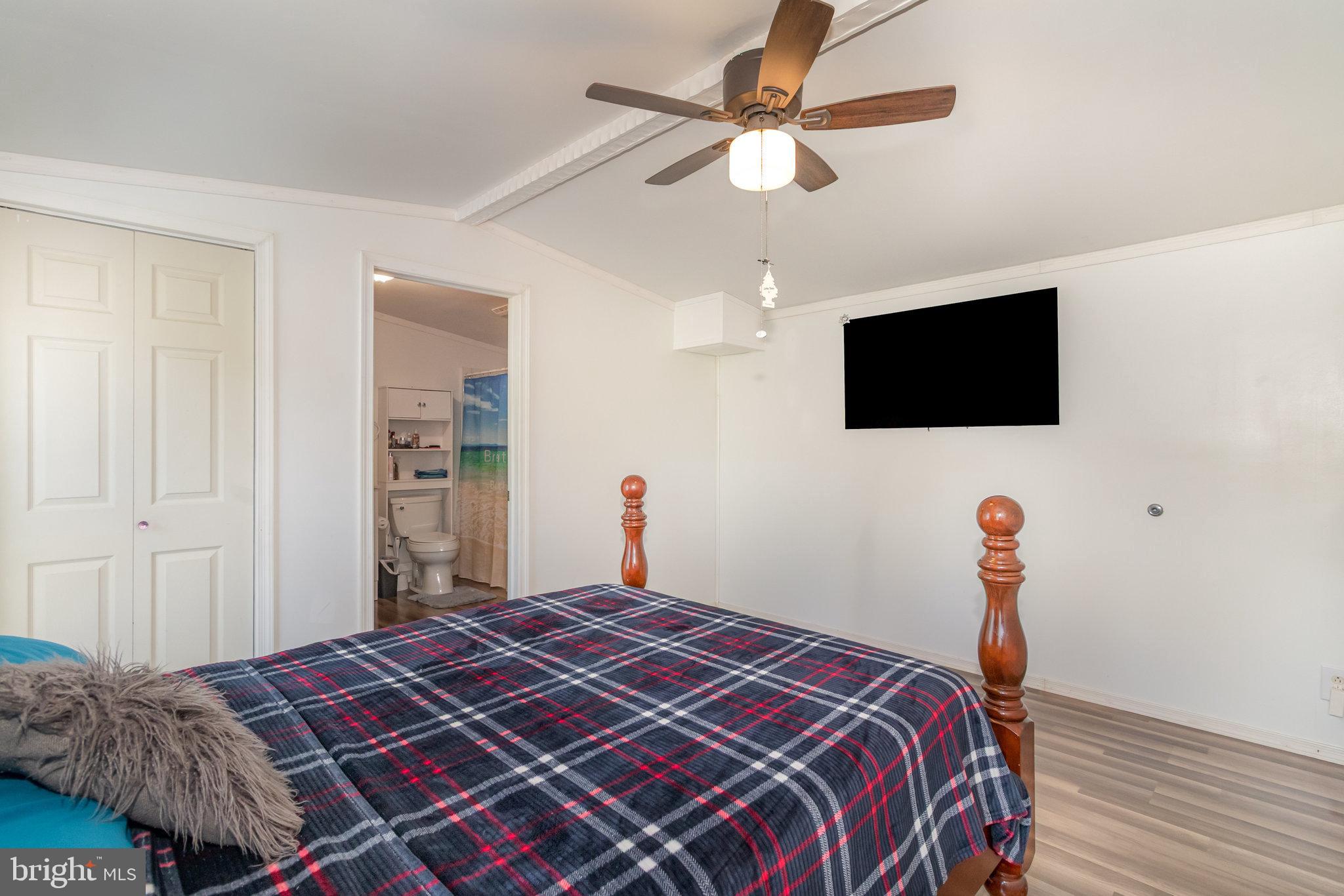 COUNTRY MANOR WEST - Residential