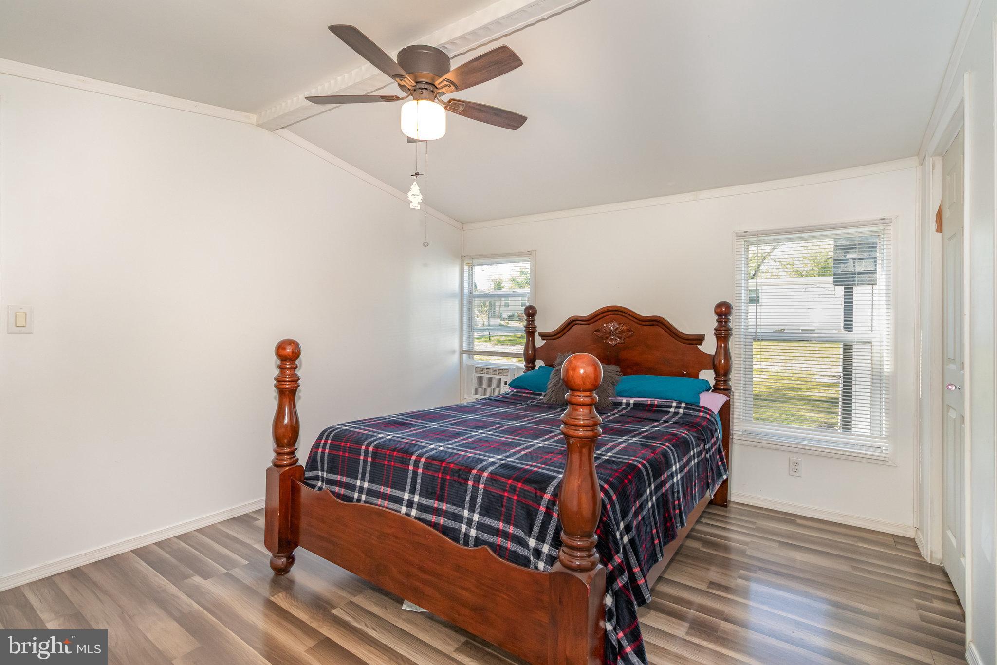 COUNTRY MANOR WEST - Residential