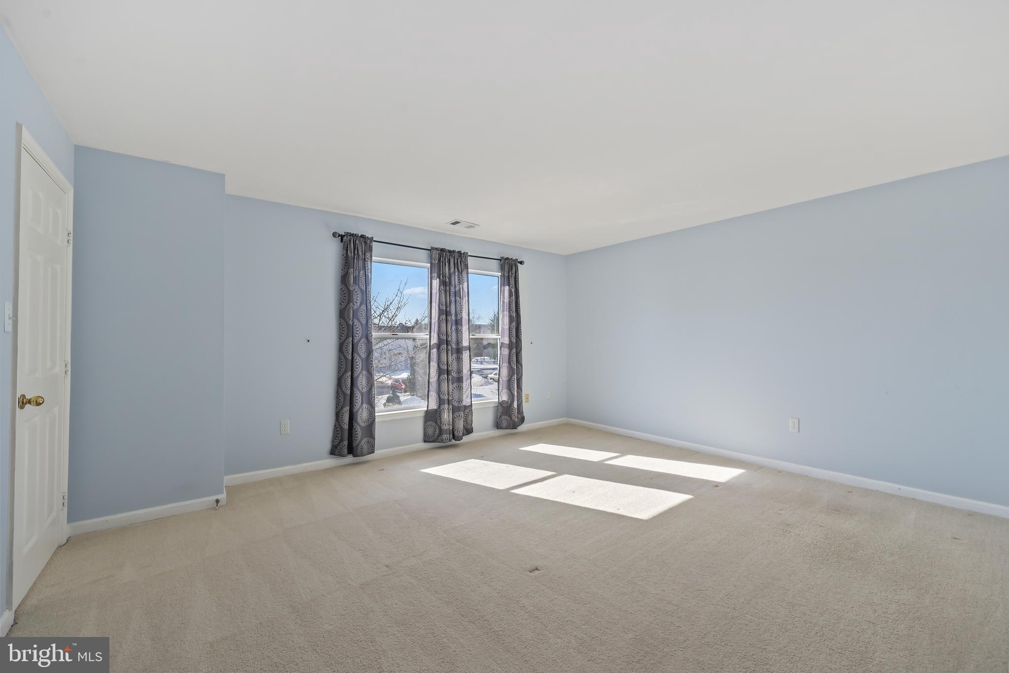 ASHBURN VILLAGE - Residential