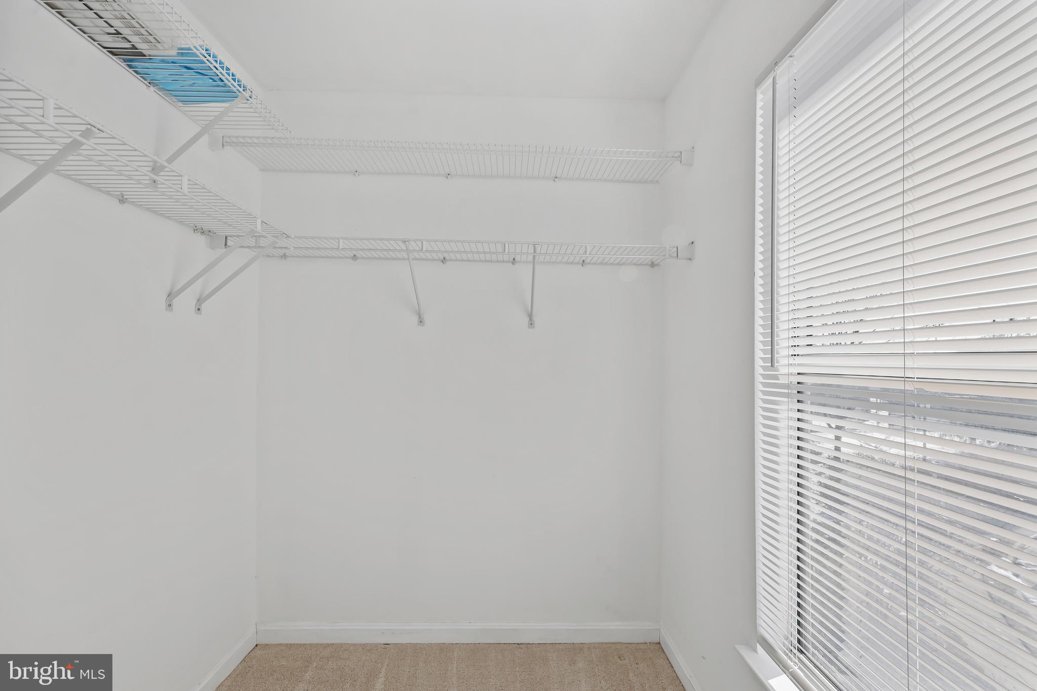 ASHBURN VILLAGE - Residential