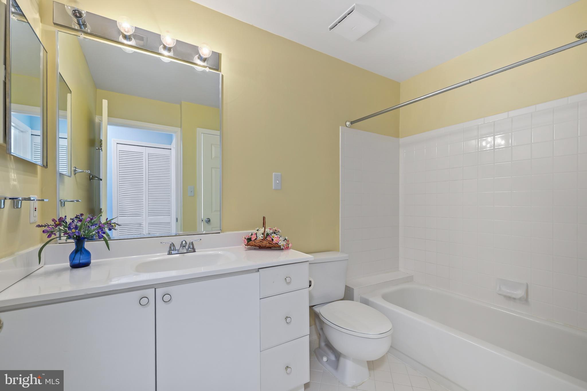 ASHBURN VILLAGE - Residential