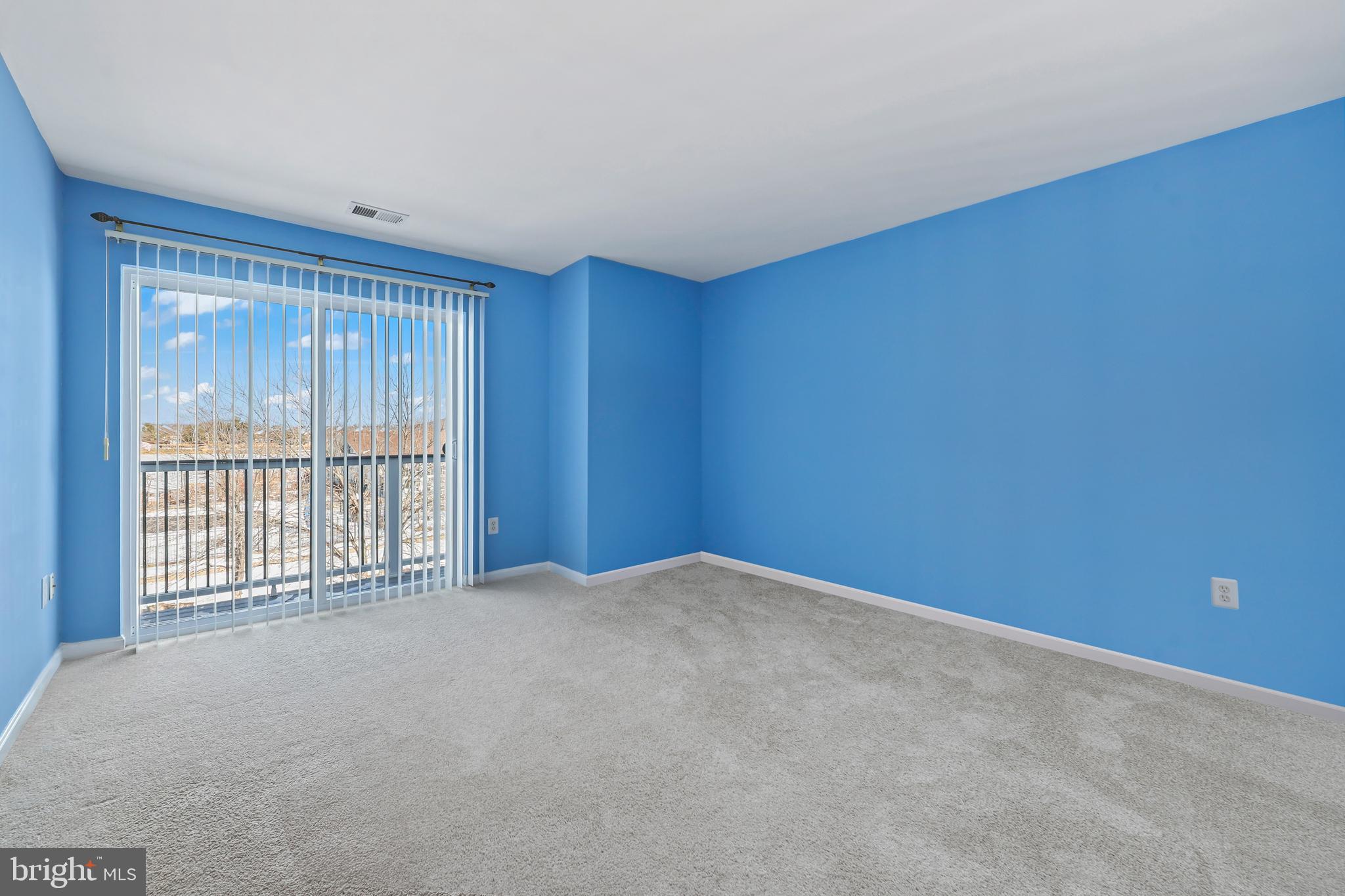 ASHBURN VILLAGE - Residential