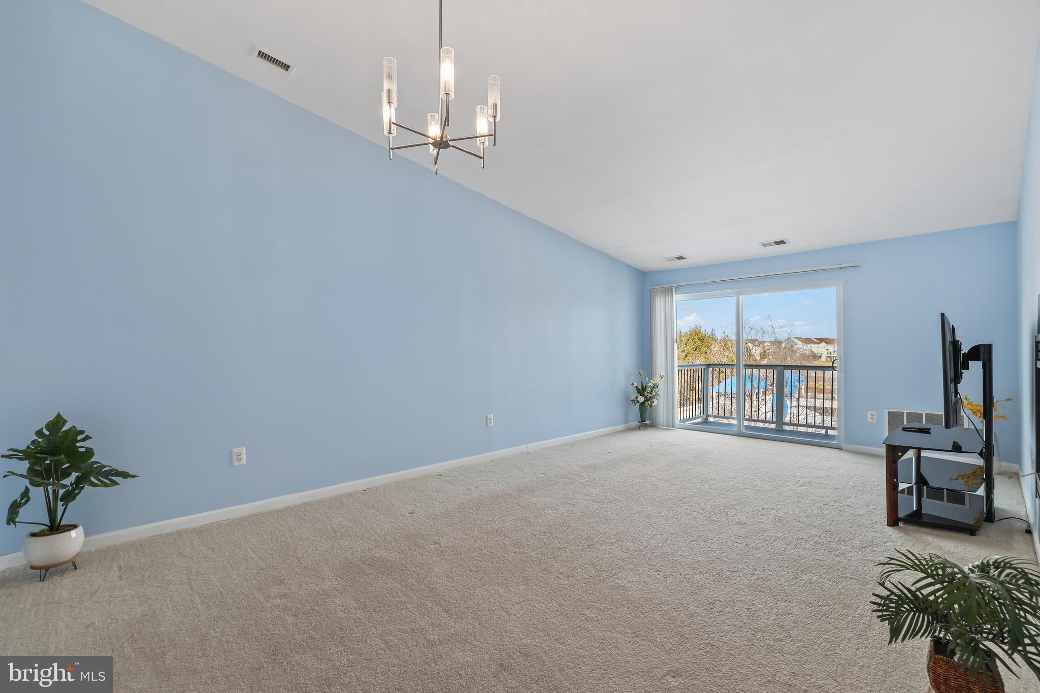 ASHBURN VILLAGE - Residential