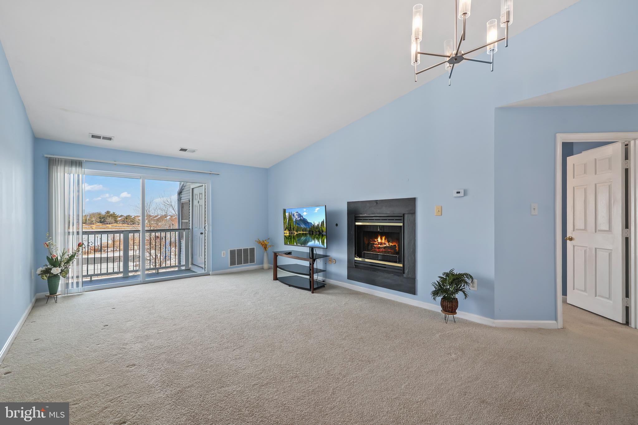 ASHBURN VILLAGE - Residential