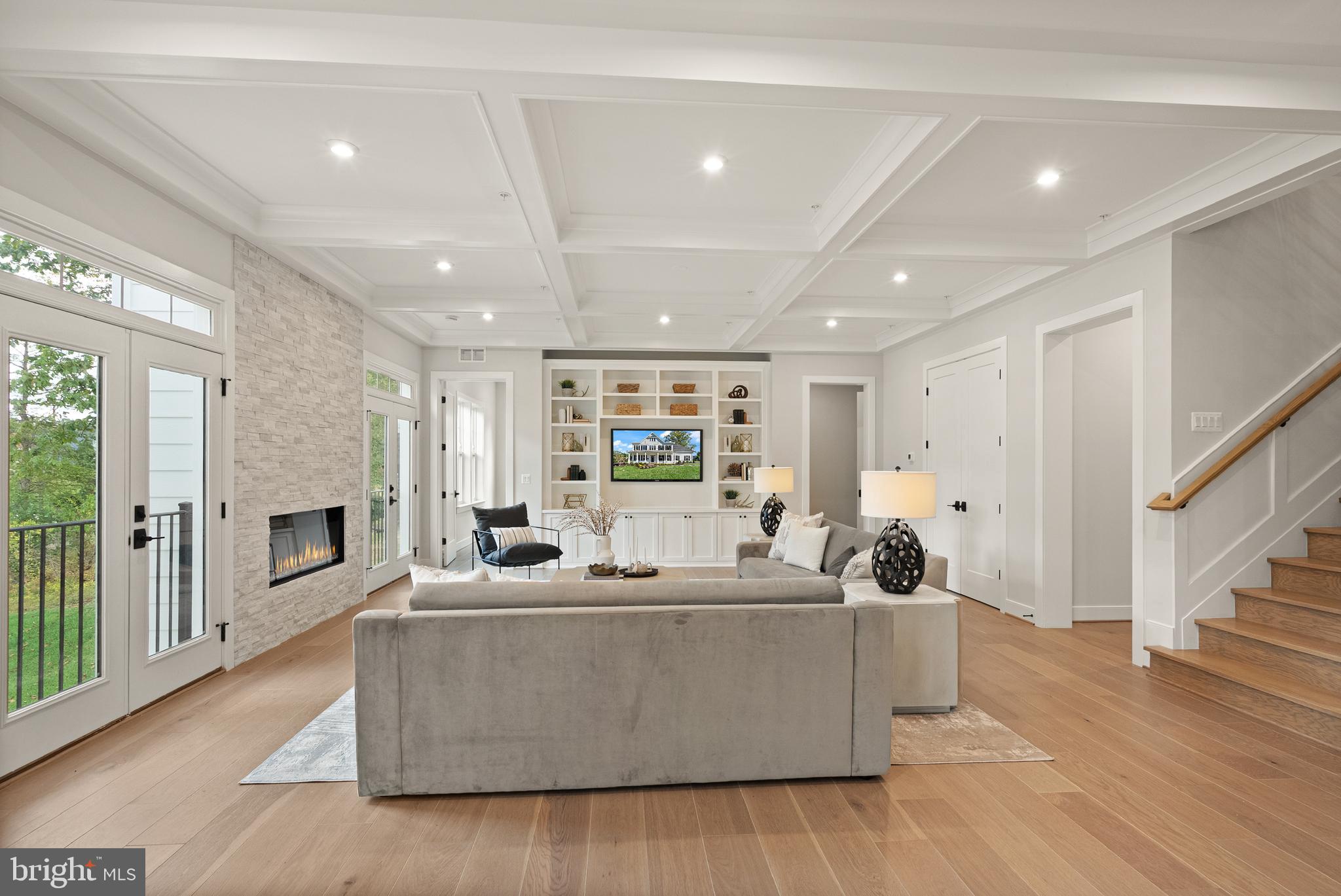 BURNING TREE - Residential