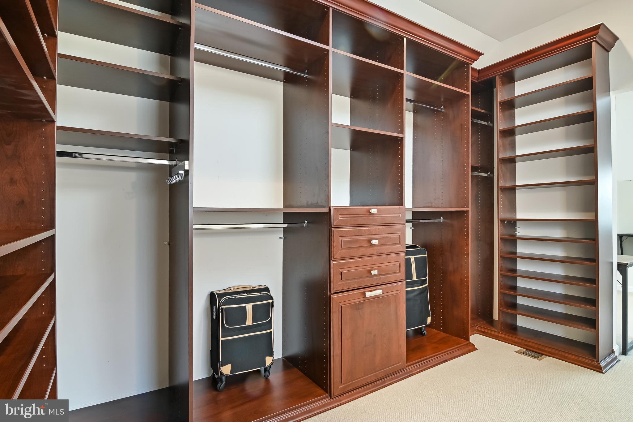 BARTON PLACE - Residential