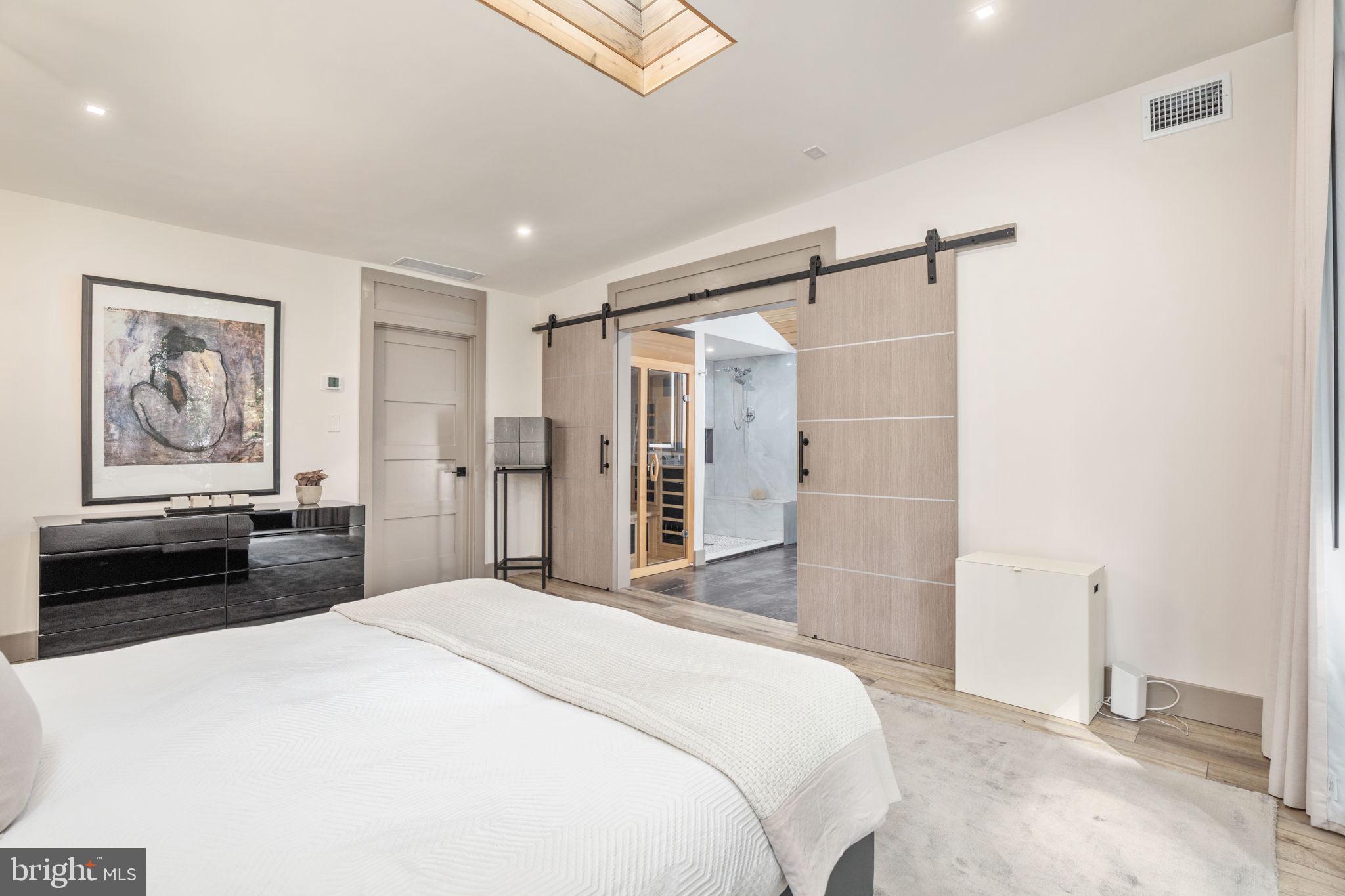 POTOMAC OUTSIDE - Residential