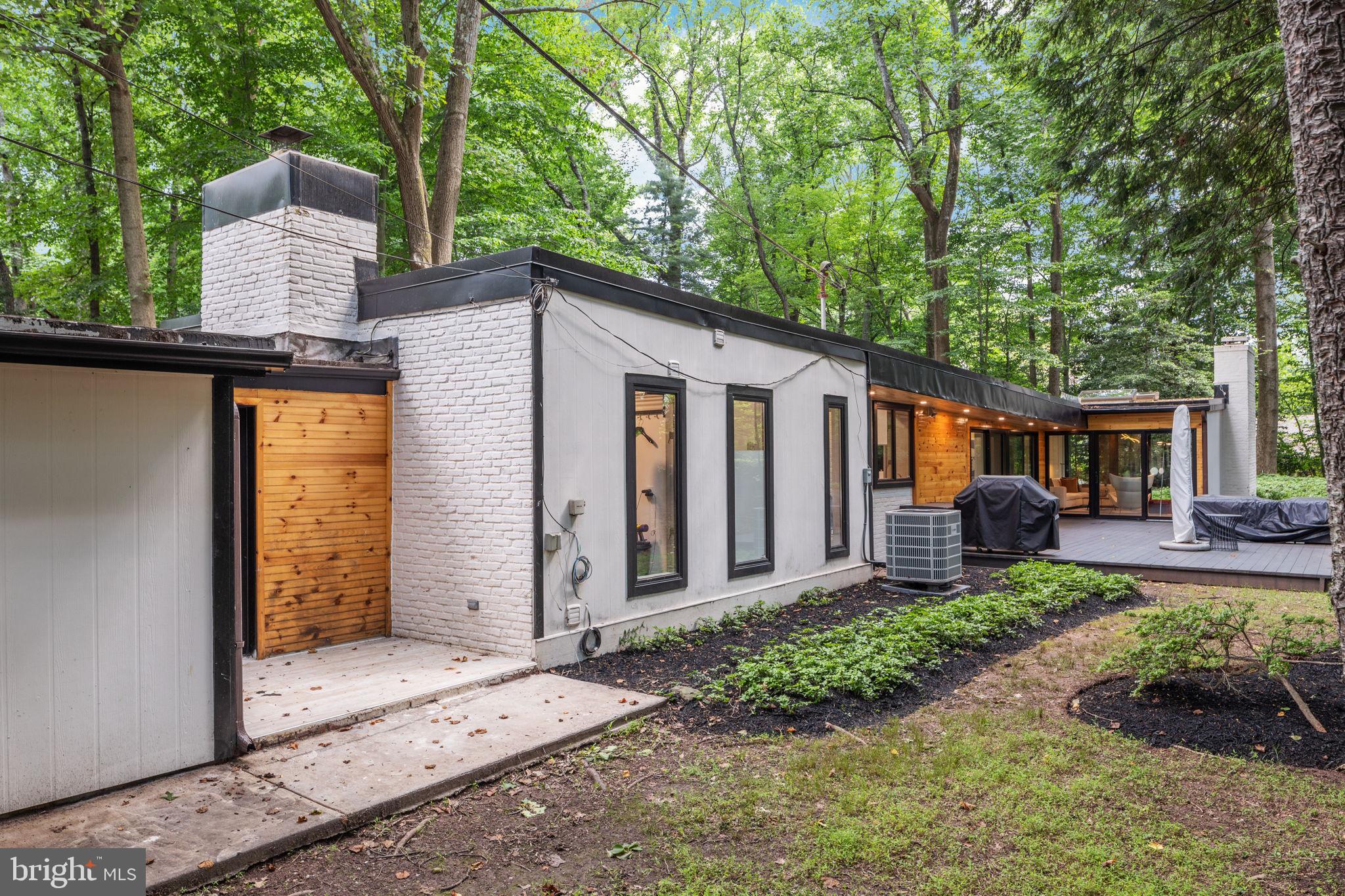 POTOMAC OUTSIDE - Residential