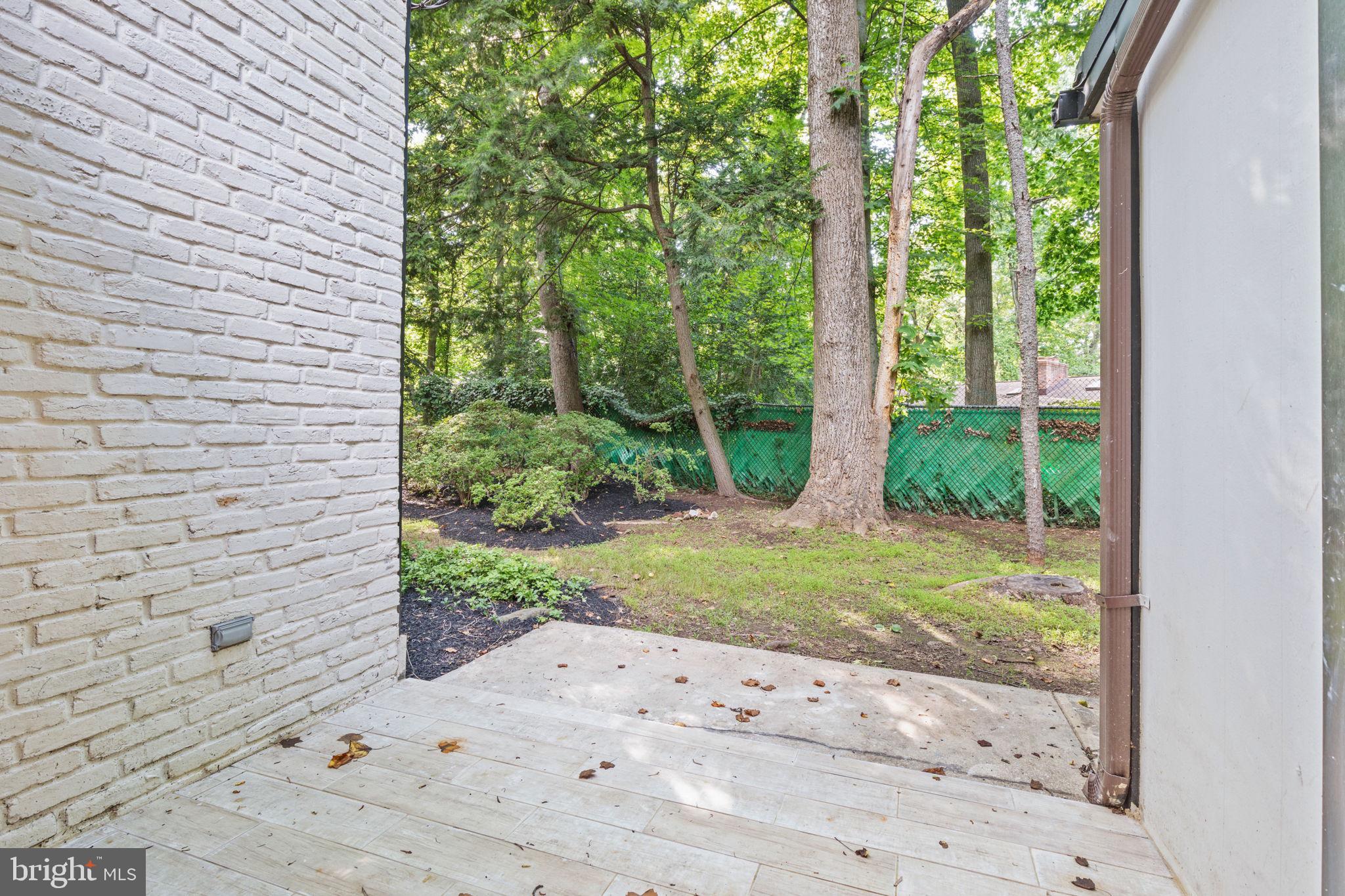 POTOMAC OUTSIDE - Residential