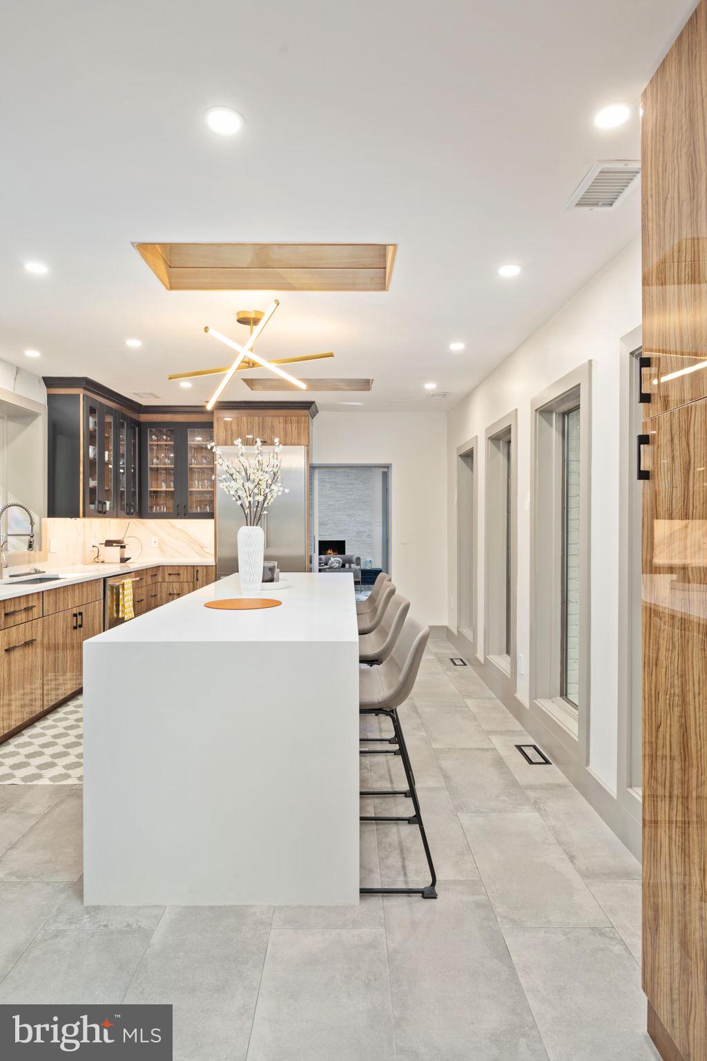 POTOMAC OUTSIDE - Residential