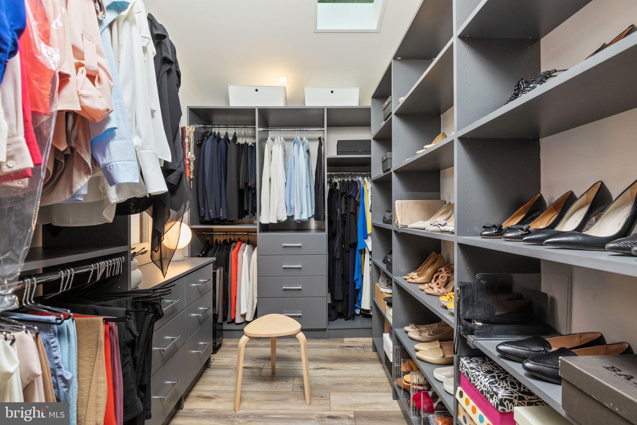 POTOMAC OUTSIDE - Residential