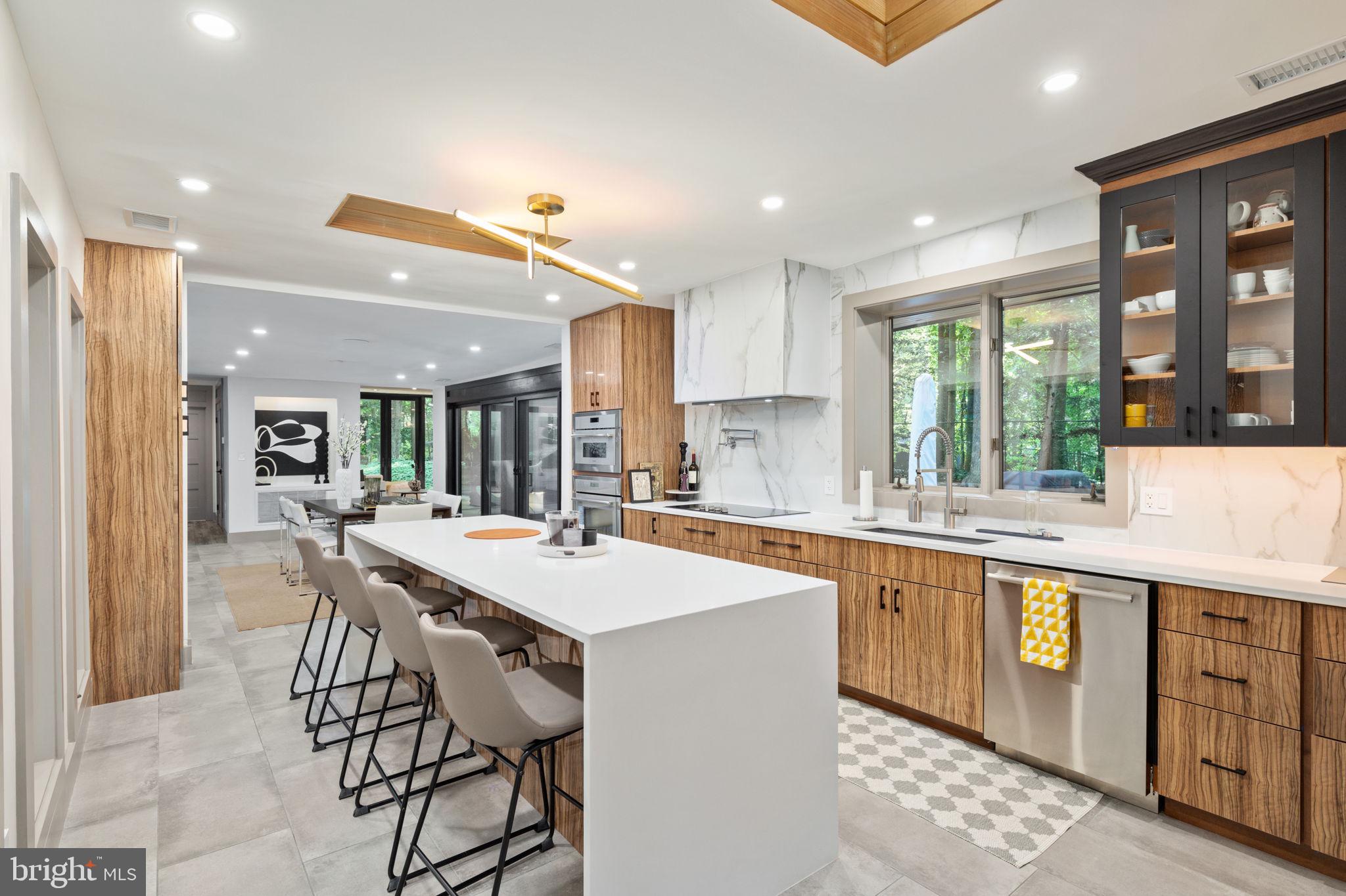 POTOMAC OUTSIDE - Residential