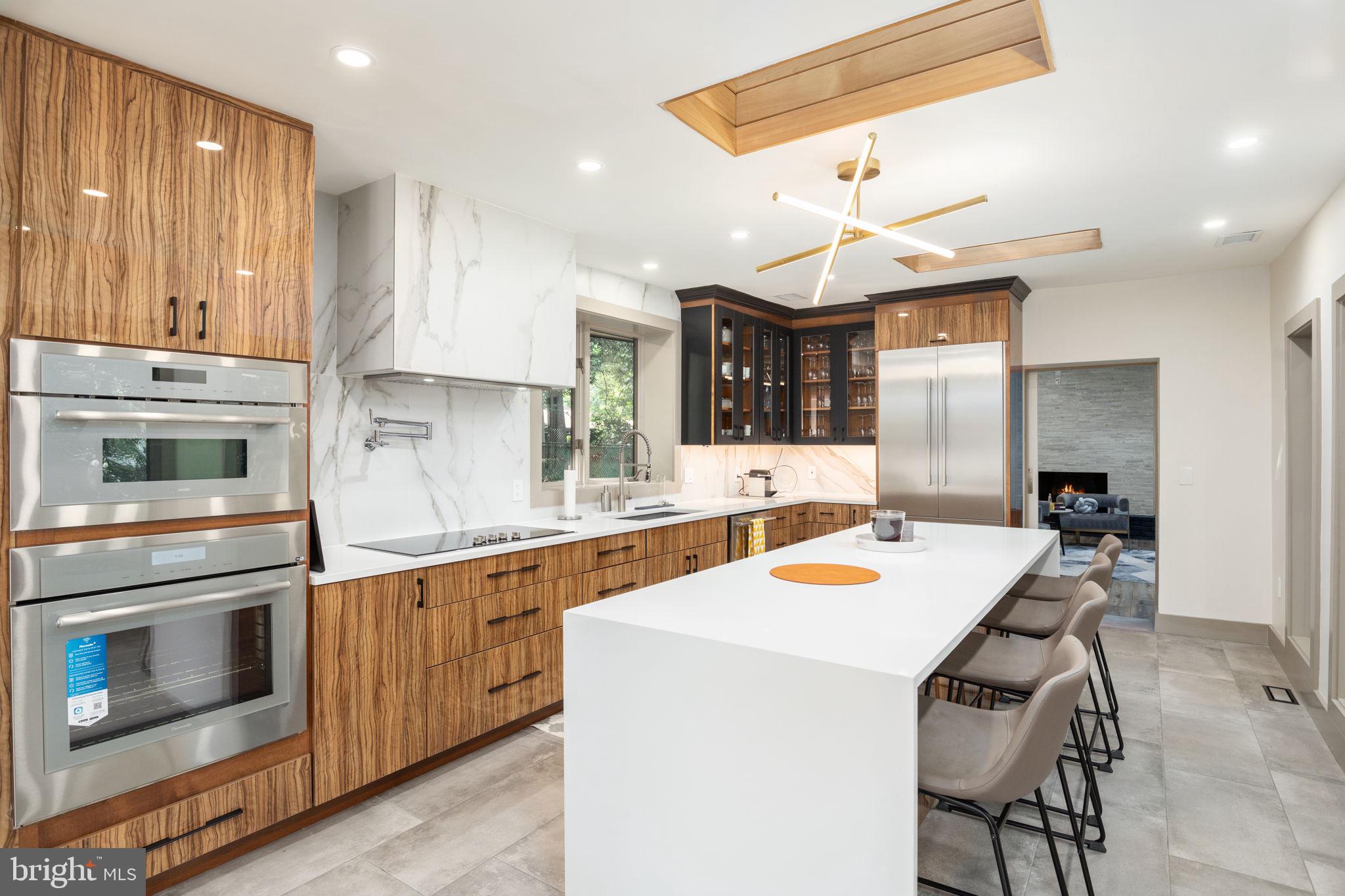 POTOMAC OUTSIDE - Residential