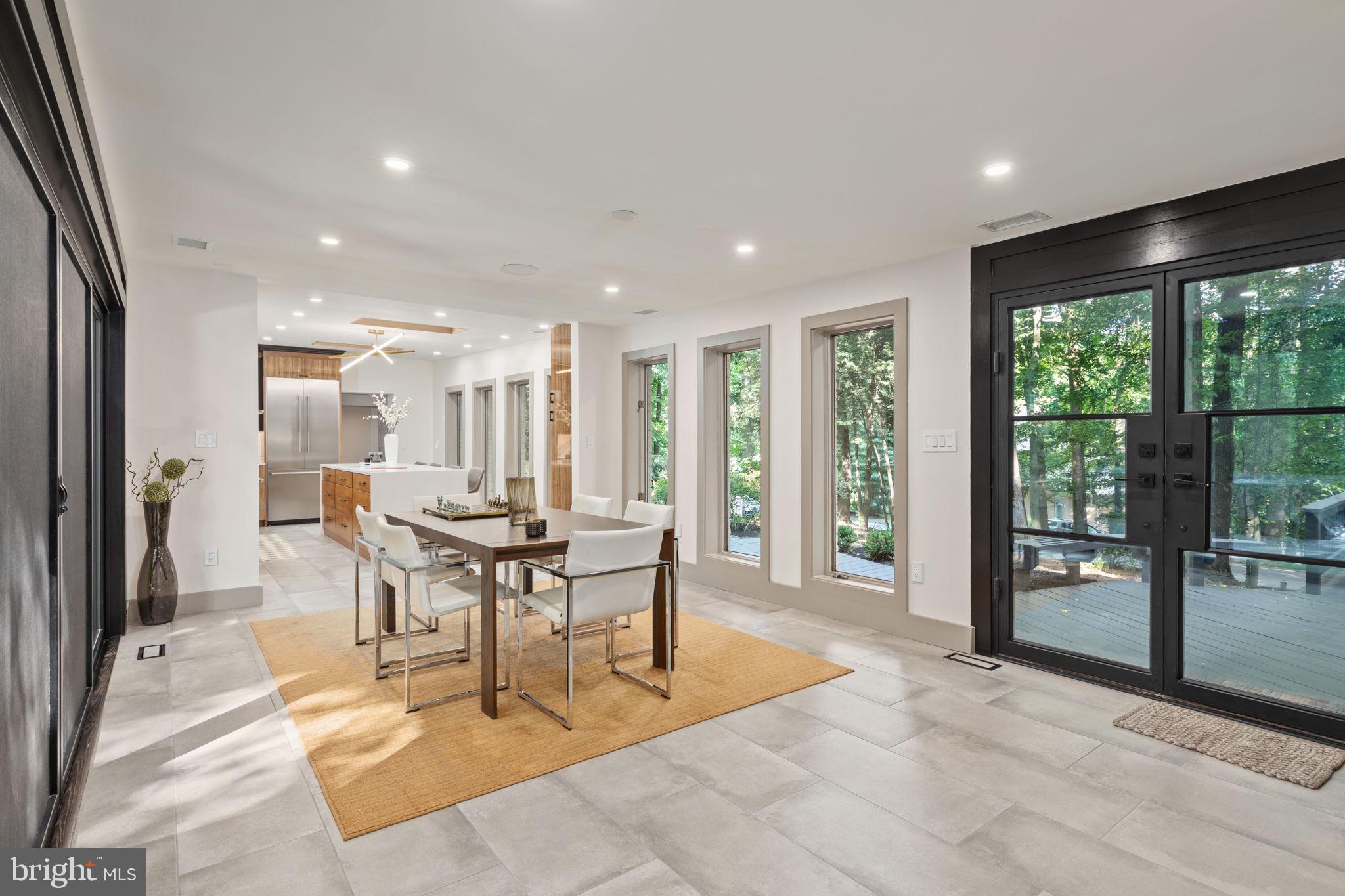 POTOMAC OUTSIDE - Residential