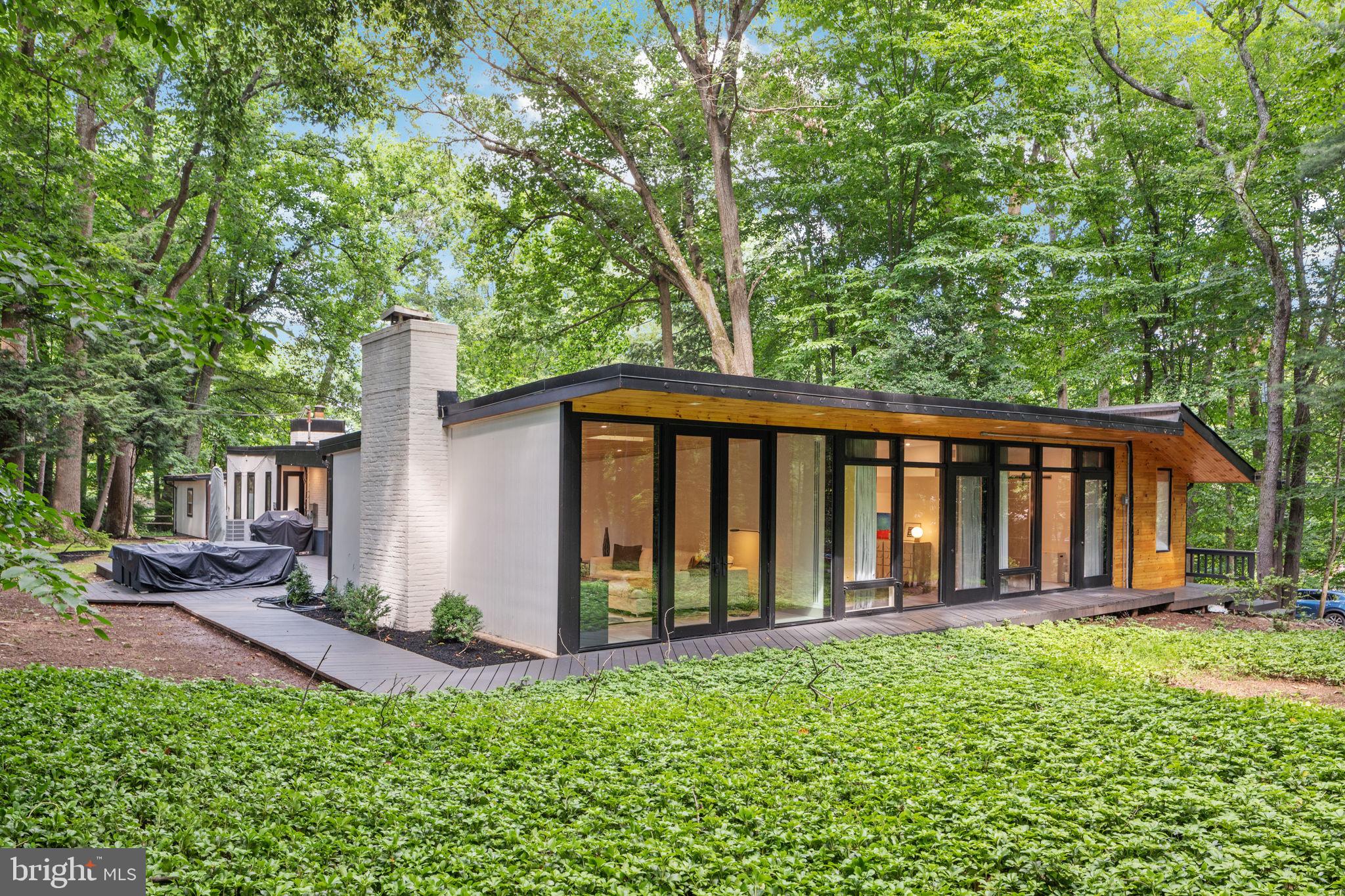 POTOMAC OUTSIDE - Residential