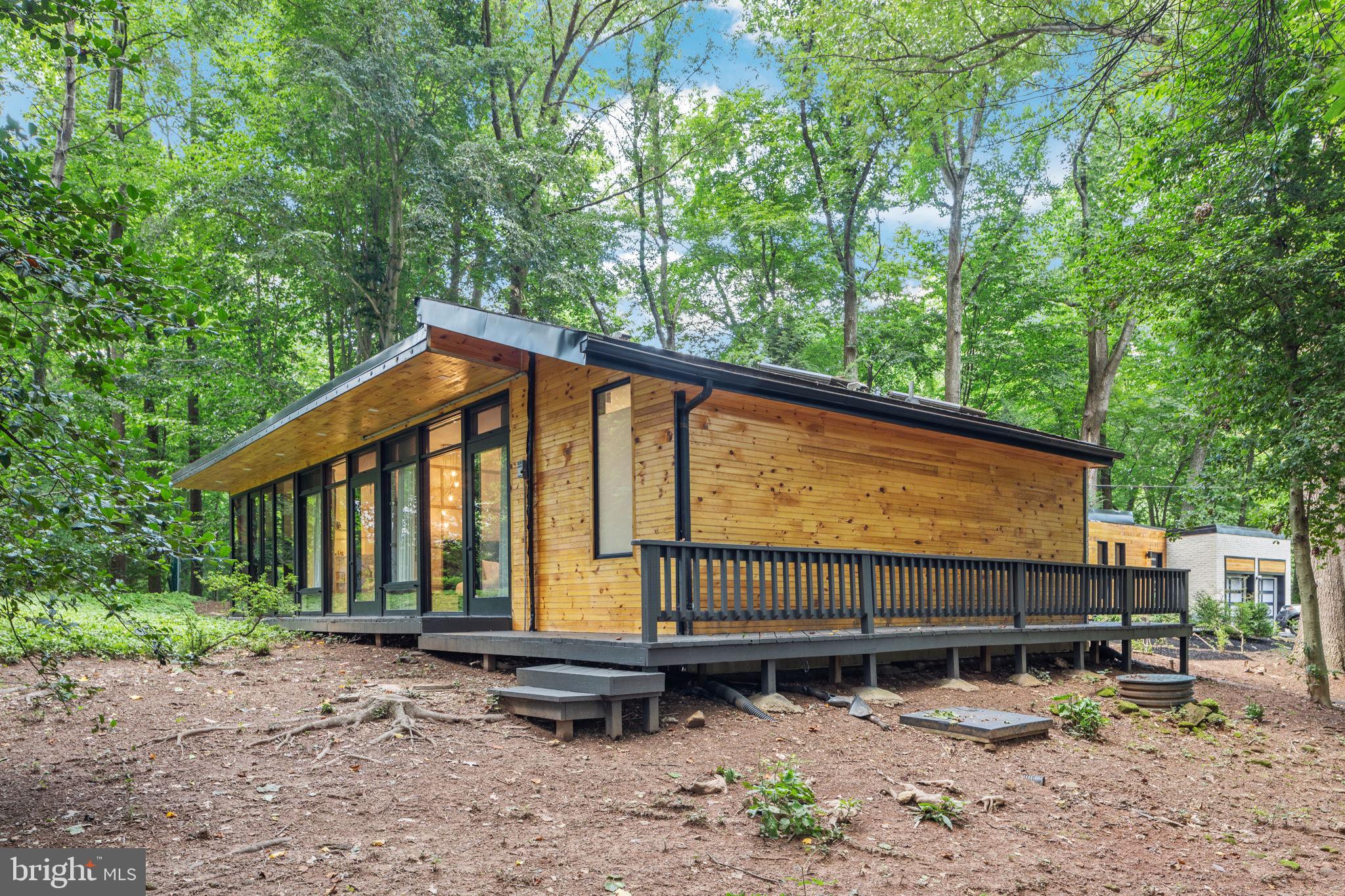 POTOMAC OUTSIDE - Residential