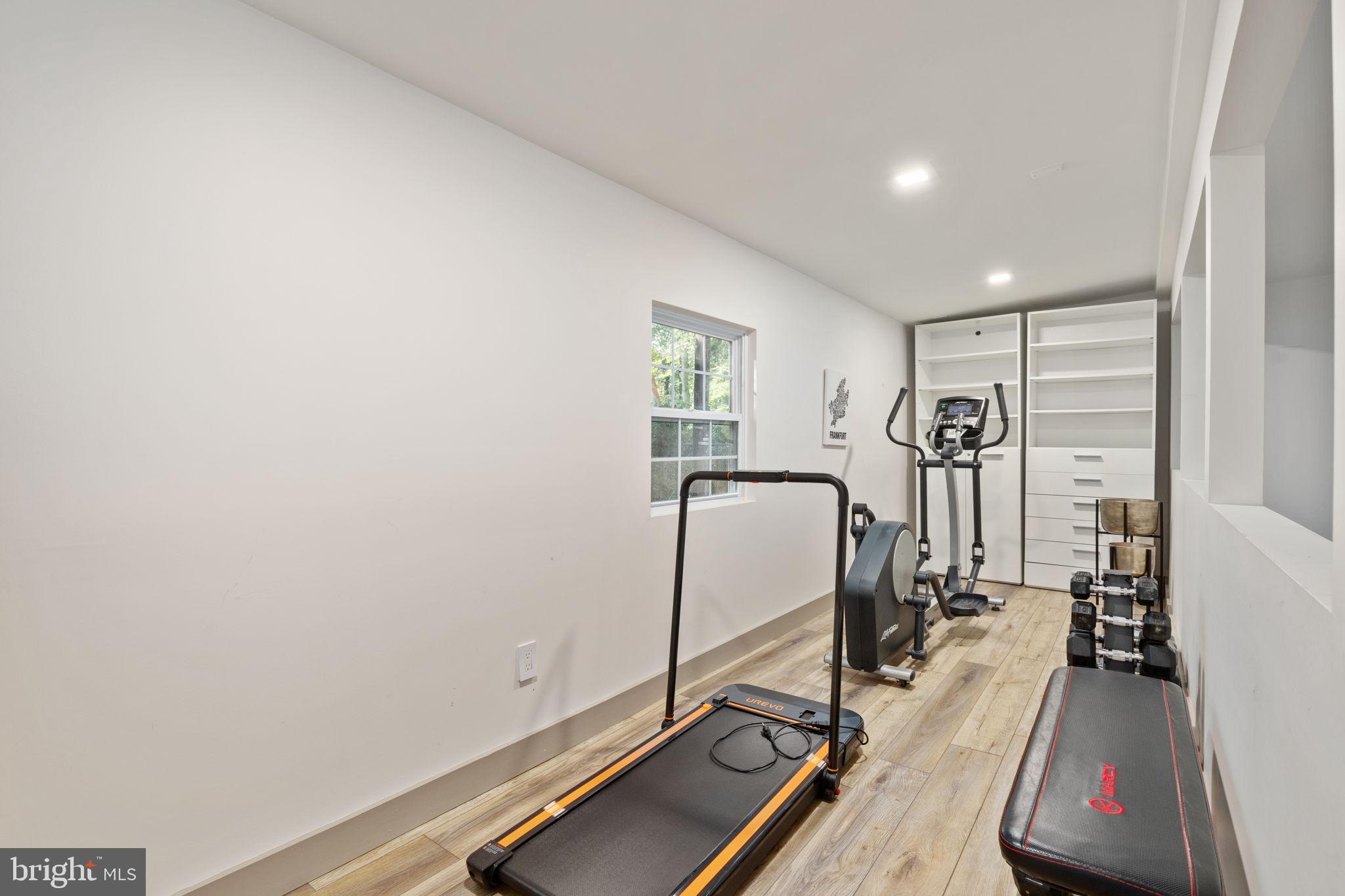 POTOMAC OUTSIDE - Residential