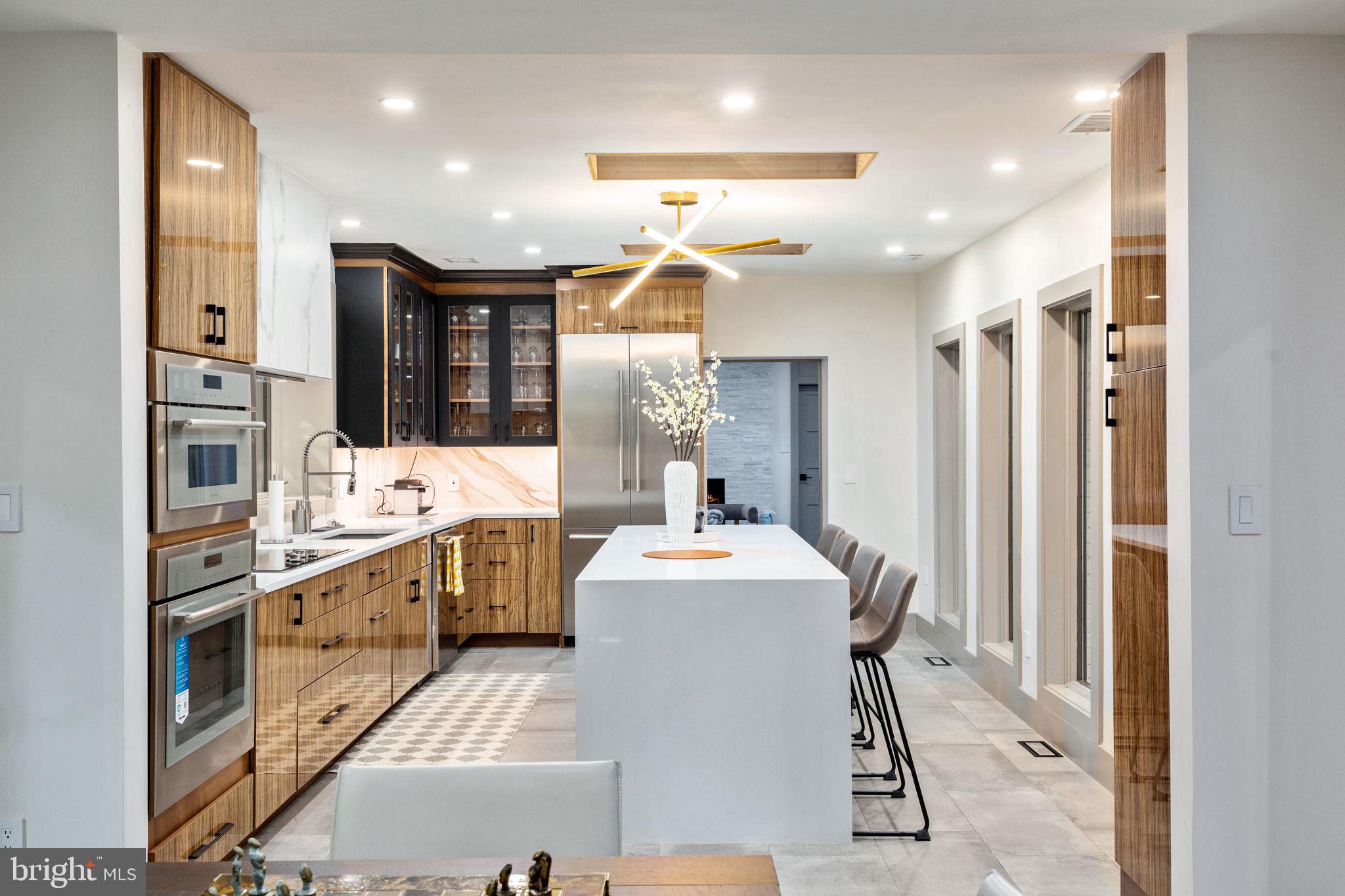 POTOMAC OUTSIDE - Residential