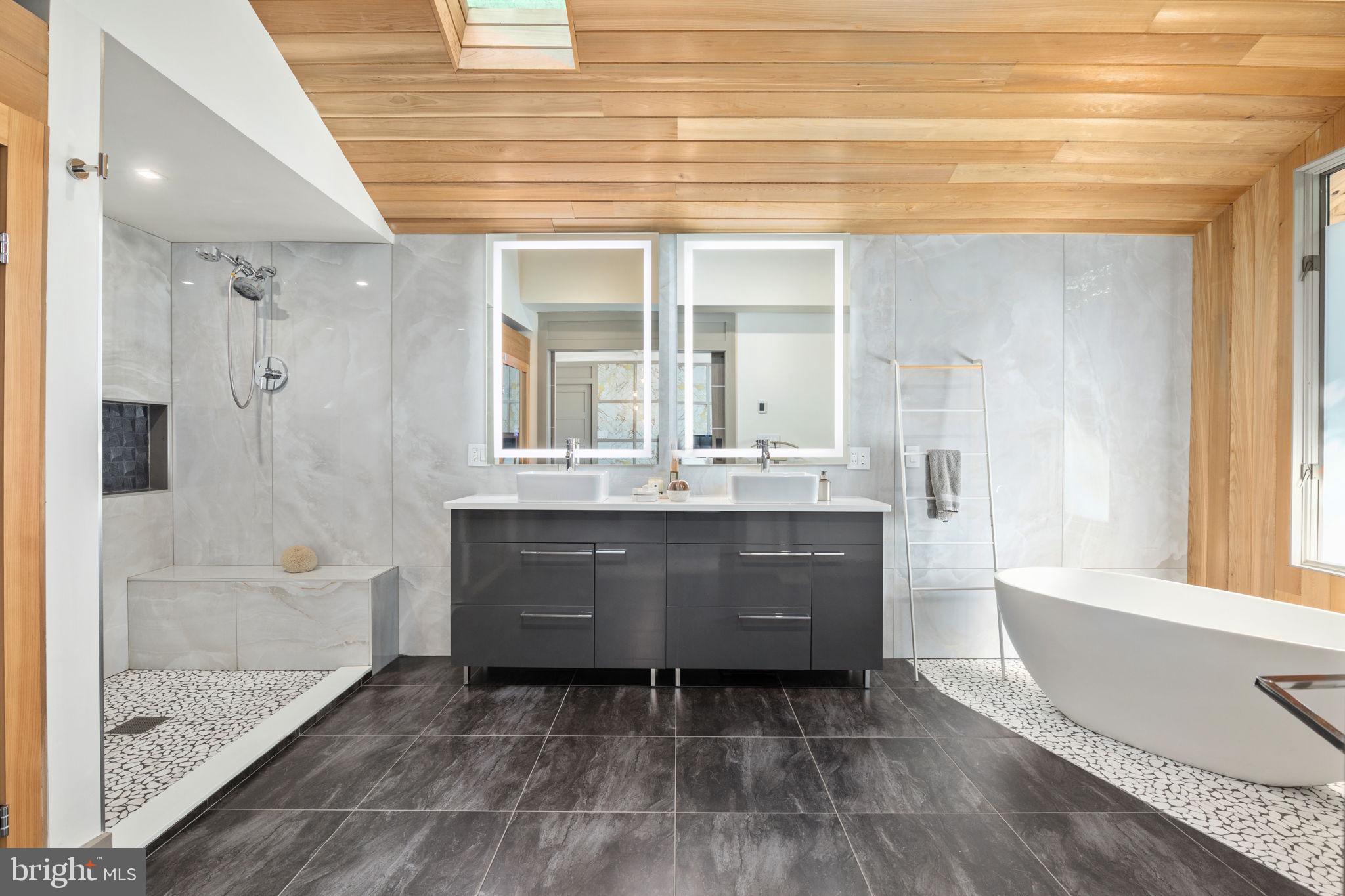 POTOMAC OUTSIDE - Residential