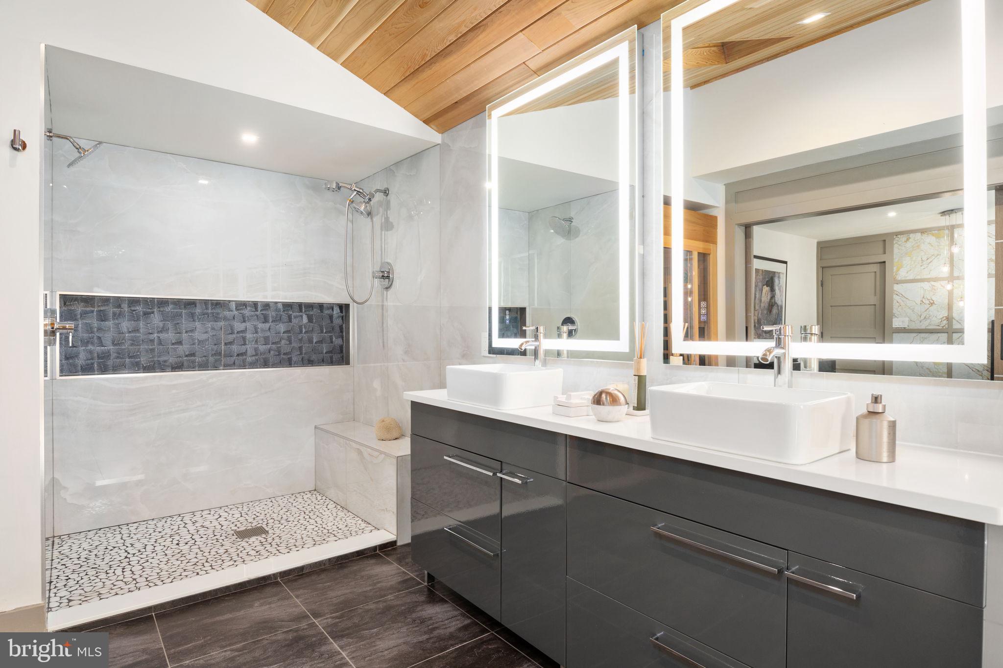 POTOMAC OUTSIDE - Residential