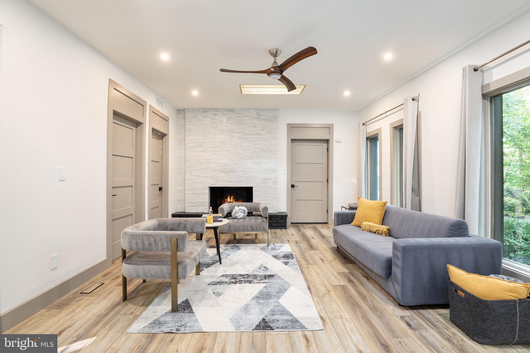 POTOMAC OUTSIDE - Residential