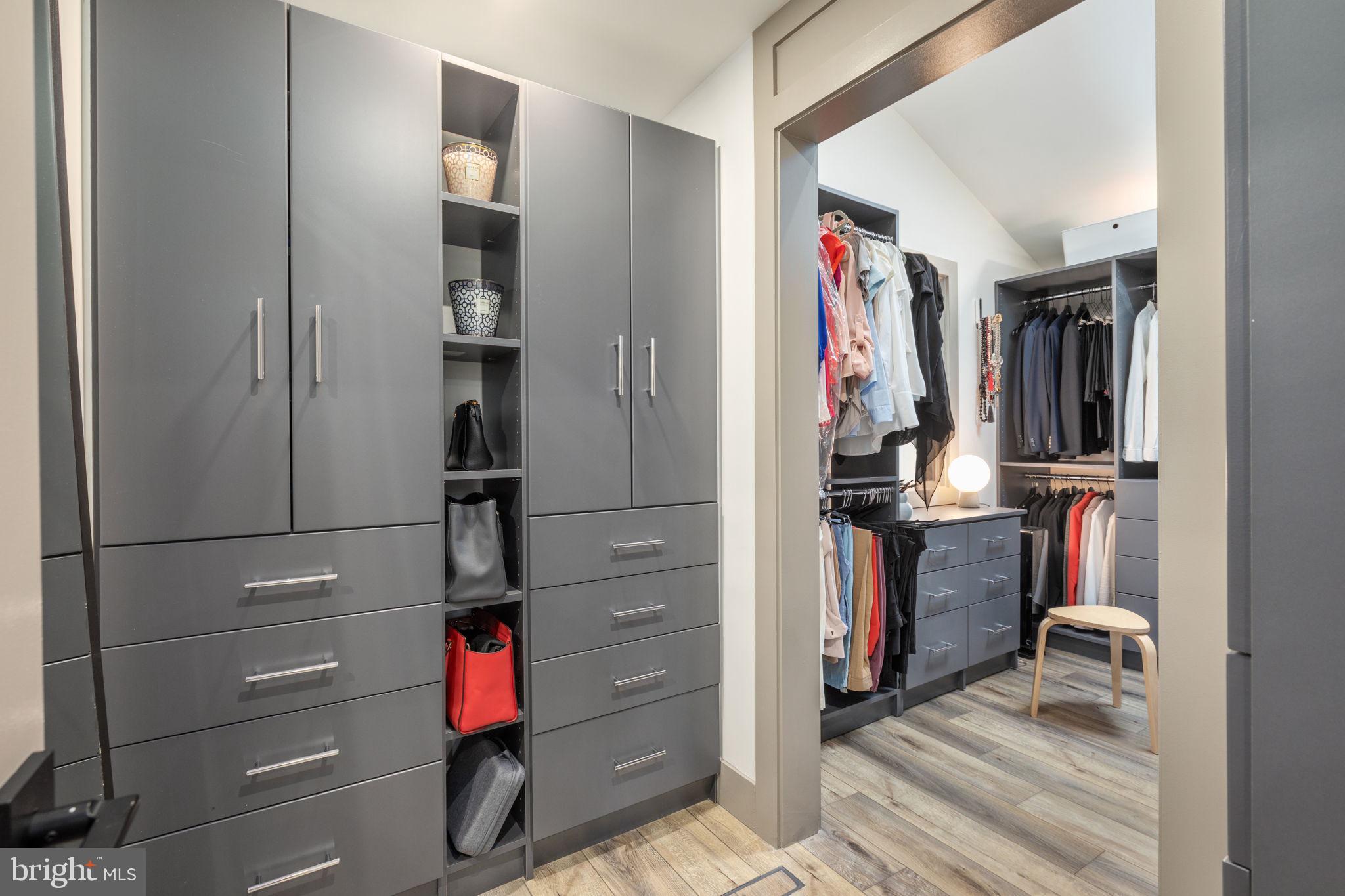 POTOMAC OUTSIDE - Residential