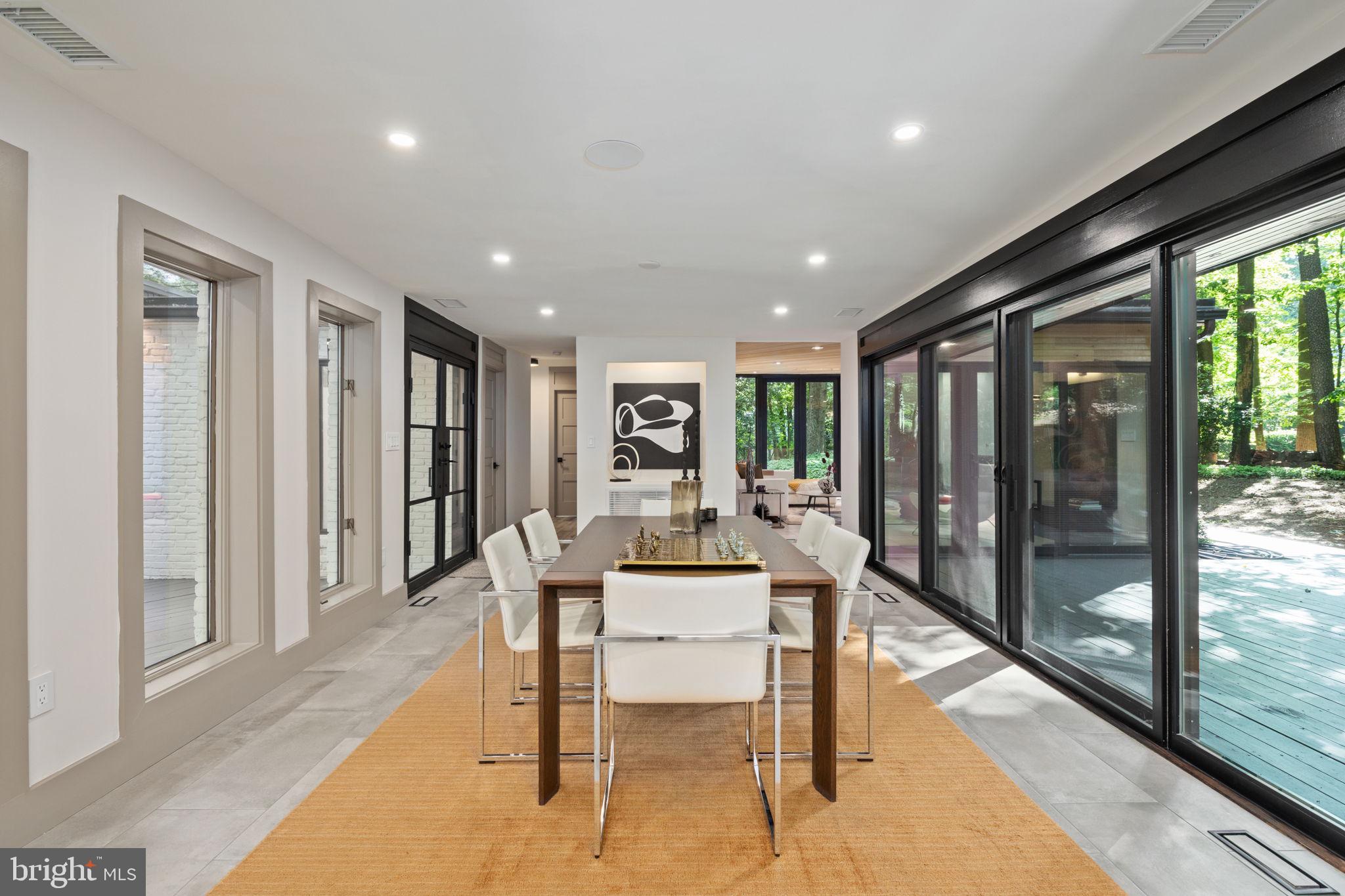 POTOMAC OUTSIDE - Residential