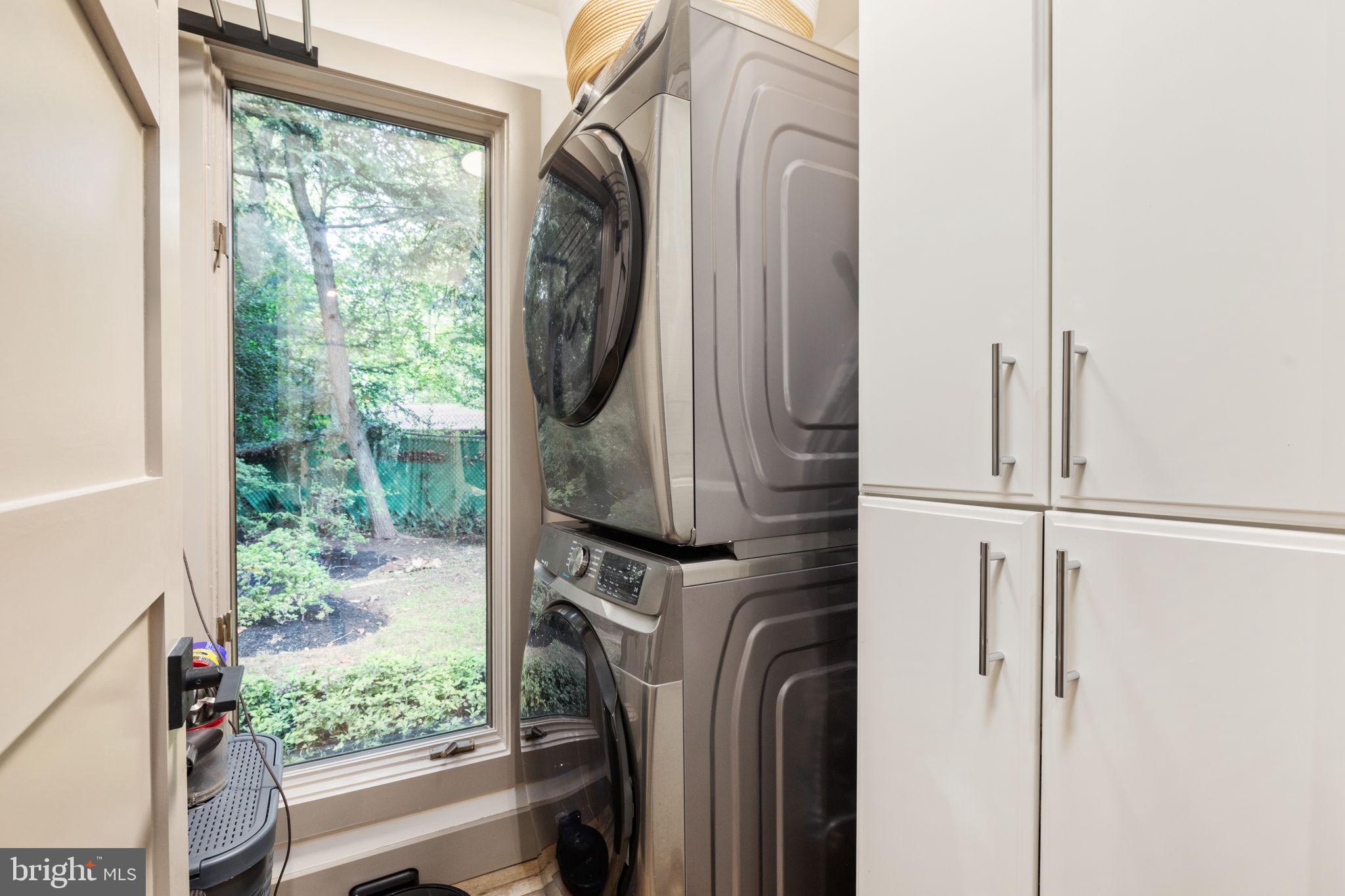 POTOMAC OUTSIDE - Residential