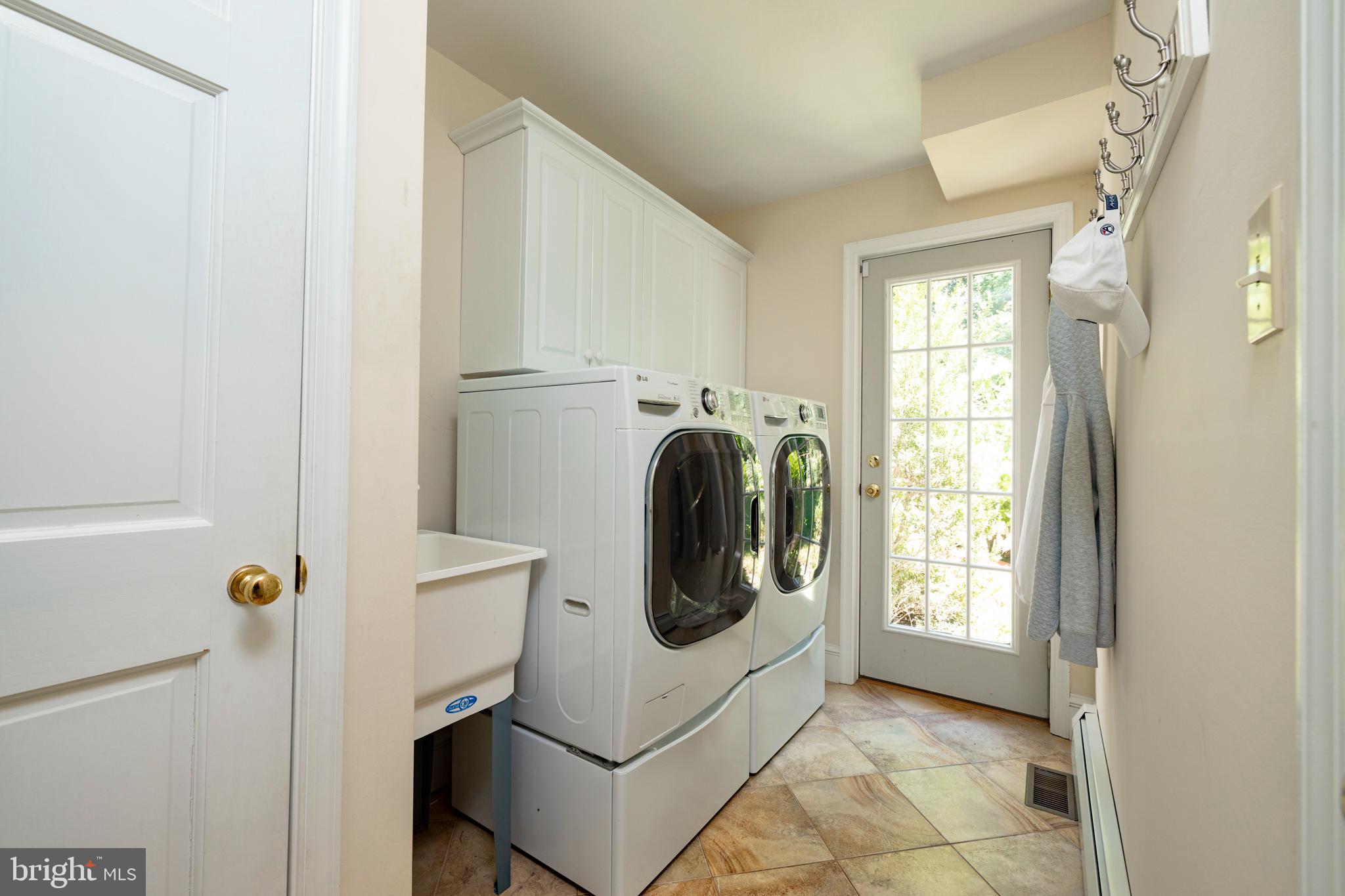 RADNOR HUNT - Residential