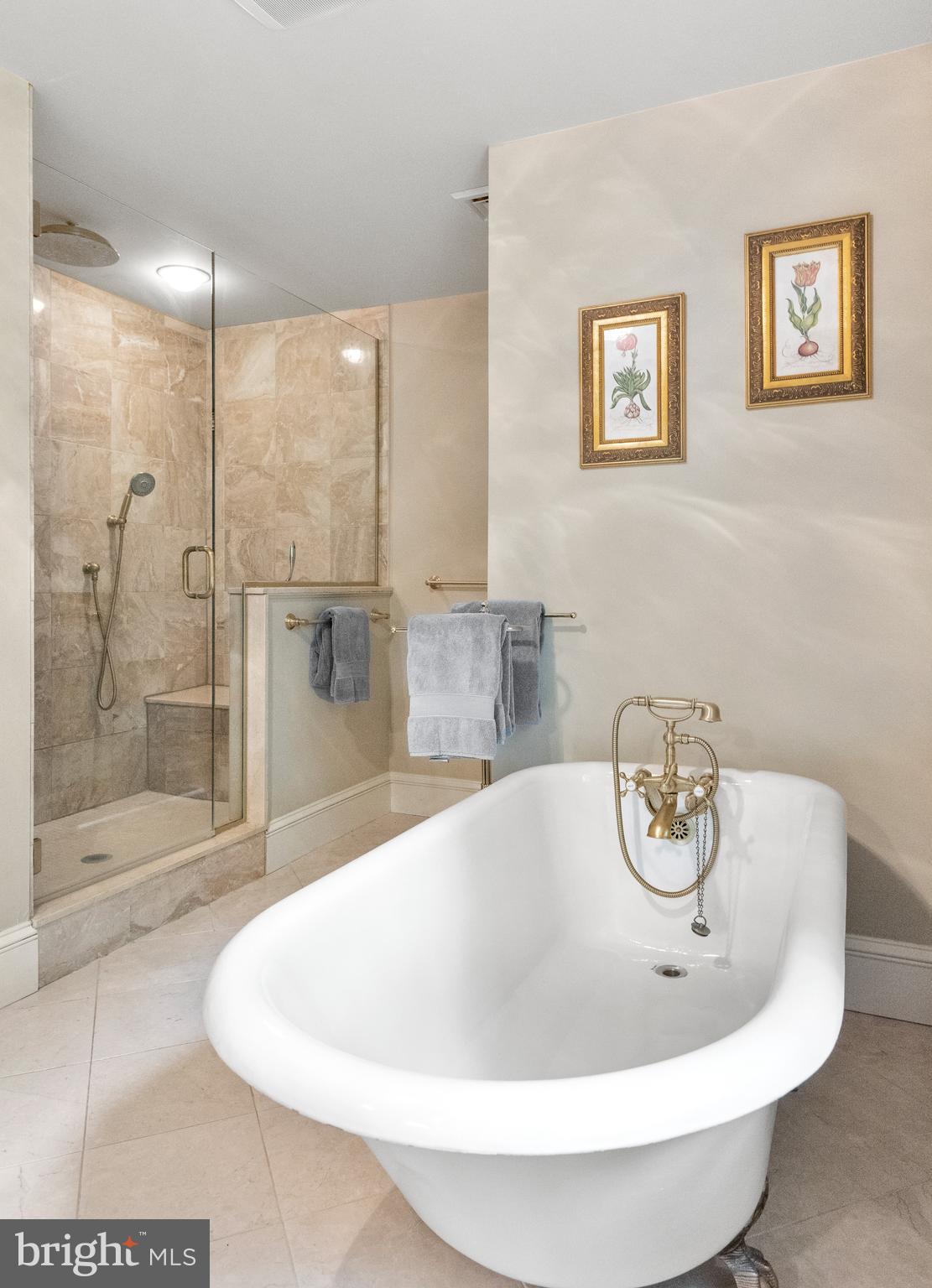 RADNOR HUNT - Residential