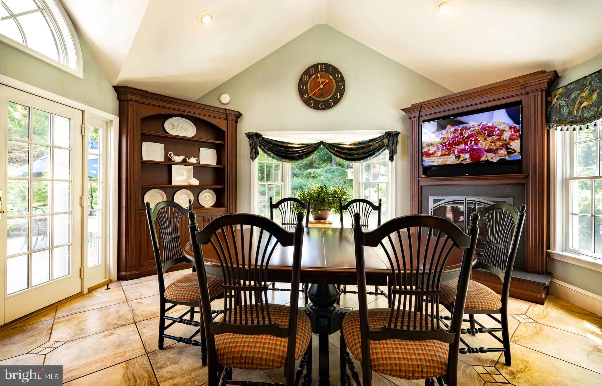 RADNOR HUNT - Residential