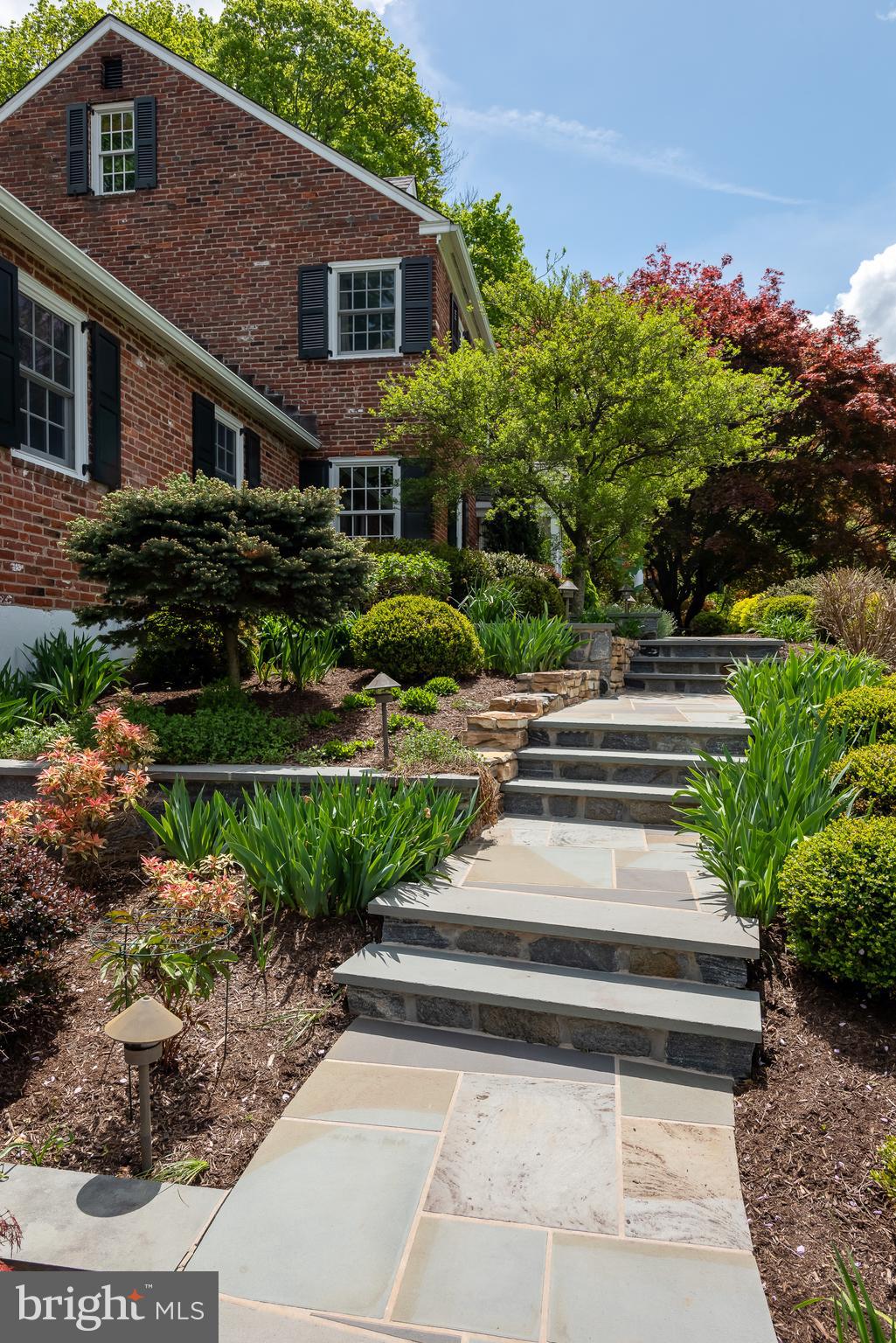 RADNOR HUNT - Residential