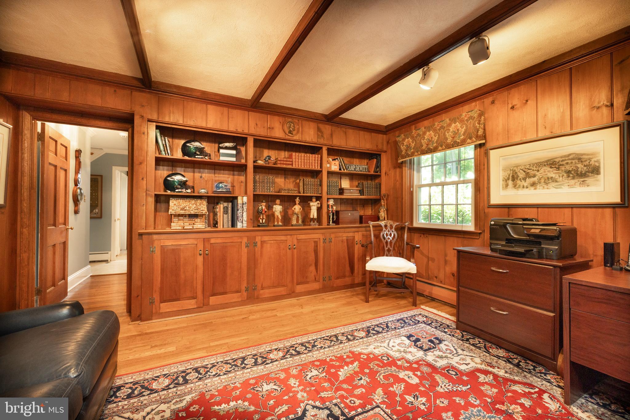 RADNOR HUNT - Residential