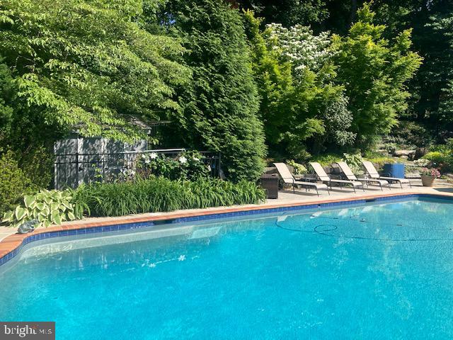 RADNOR HUNT - Residential