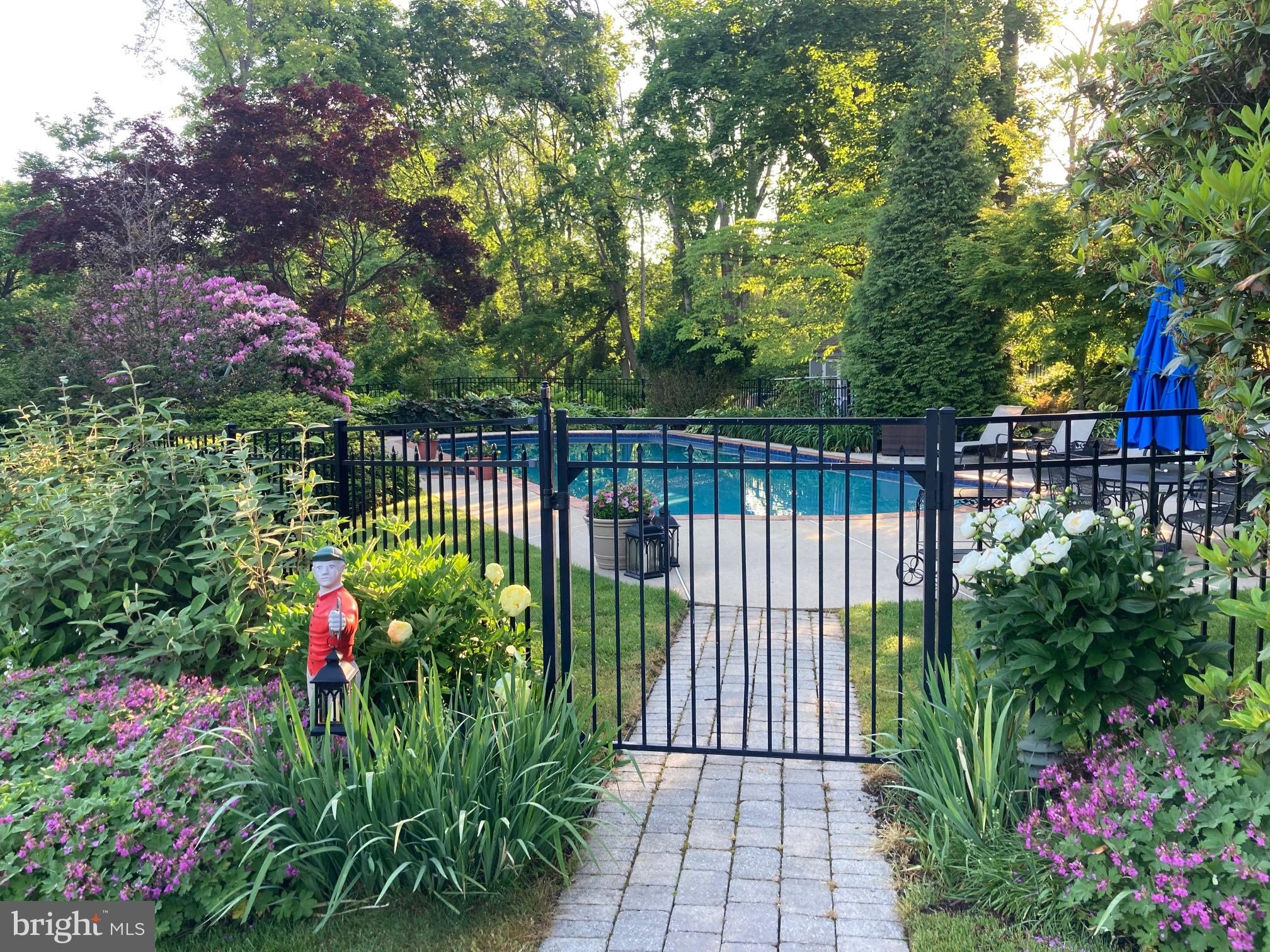 RADNOR HUNT - Residential