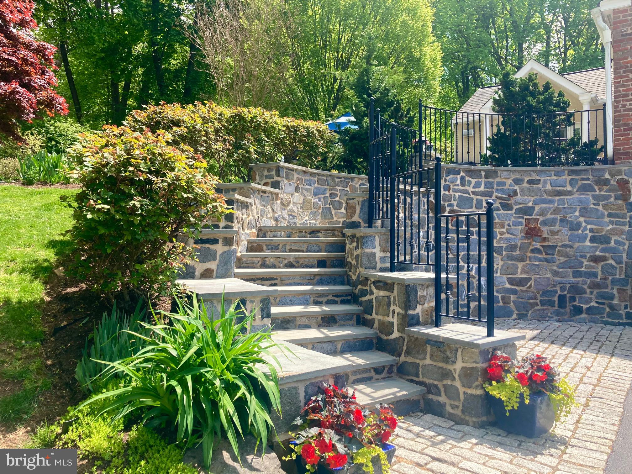 RADNOR HUNT - Residential