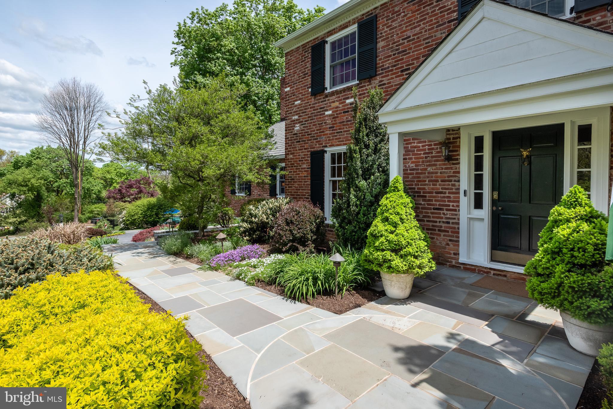 RADNOR HUNT - Residential