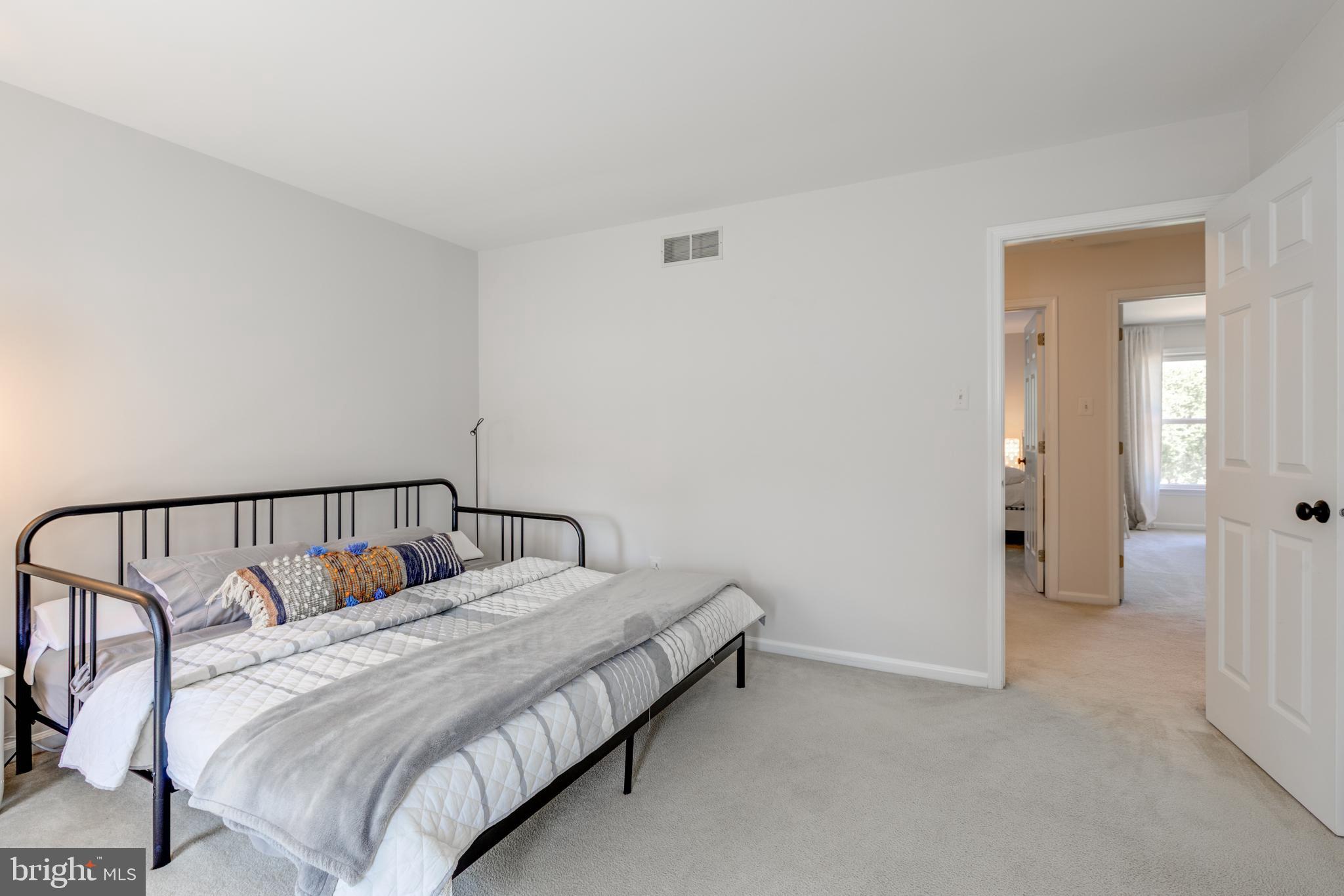 HICKORY HILL - Residential