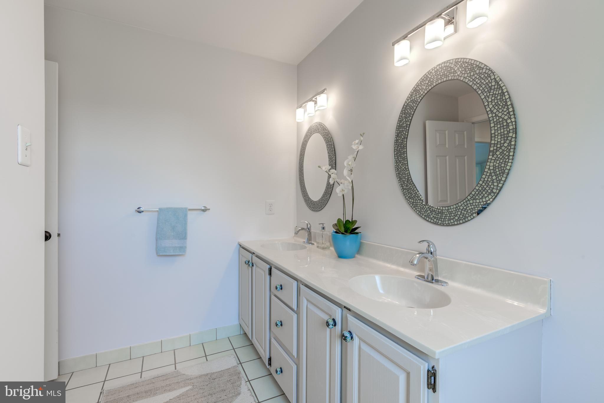 HICKORY HILL - Residential