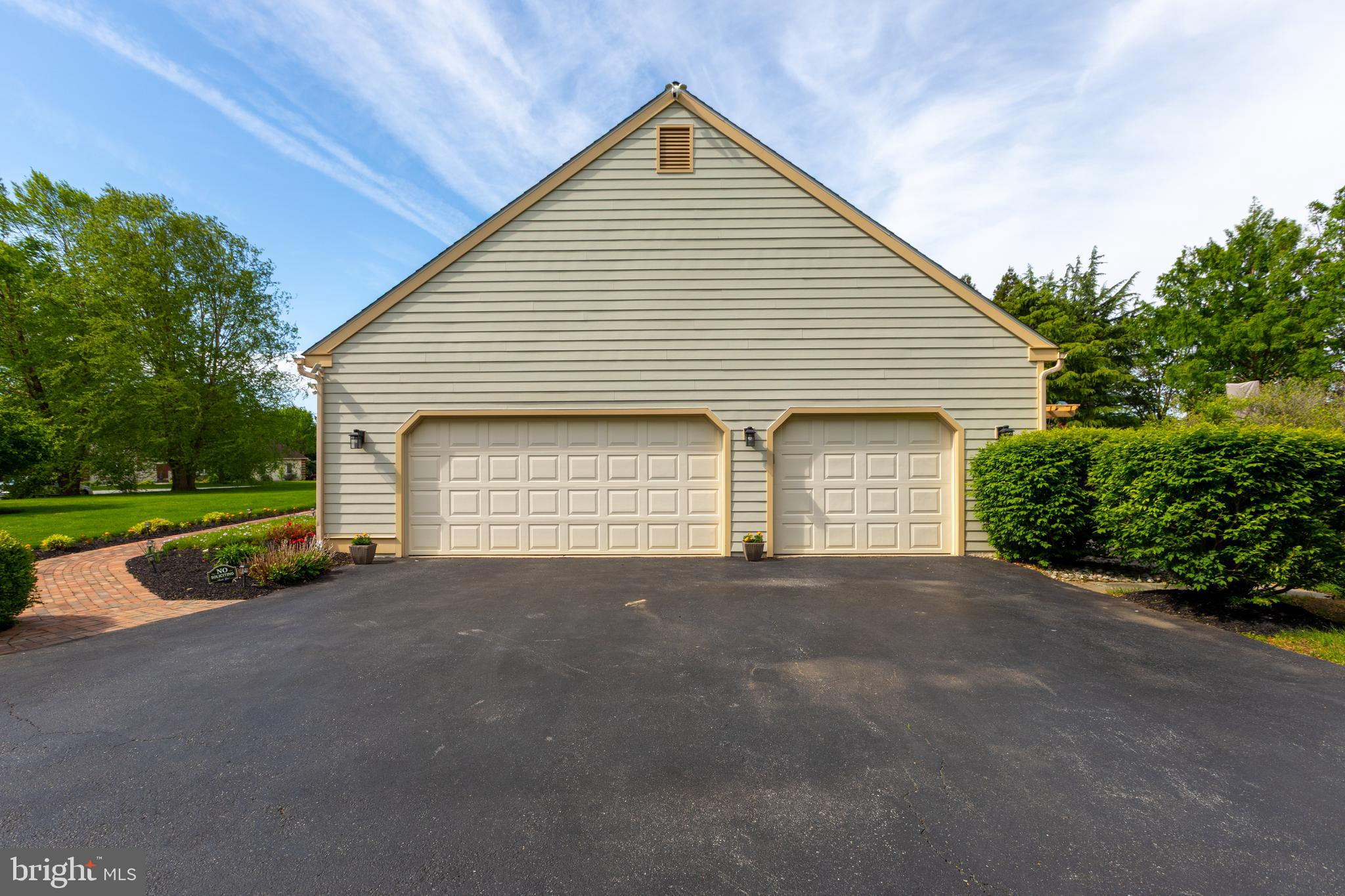 293 HICKORY DRIVE