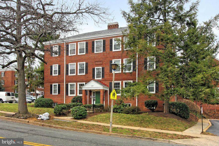 This Braddock model has hardwood floors in the living and dining room. Walk-in closet in bedroom and stacking washer/dryer in hall closet. Balcony off dining room. Updated double pane window and heating/cooing system. Minutes from DC, Pentagon, and Old Town Alexandria. I-395 is very close by. Fairlington is a complex of garden style apartments with pool, tennis courts and community center.