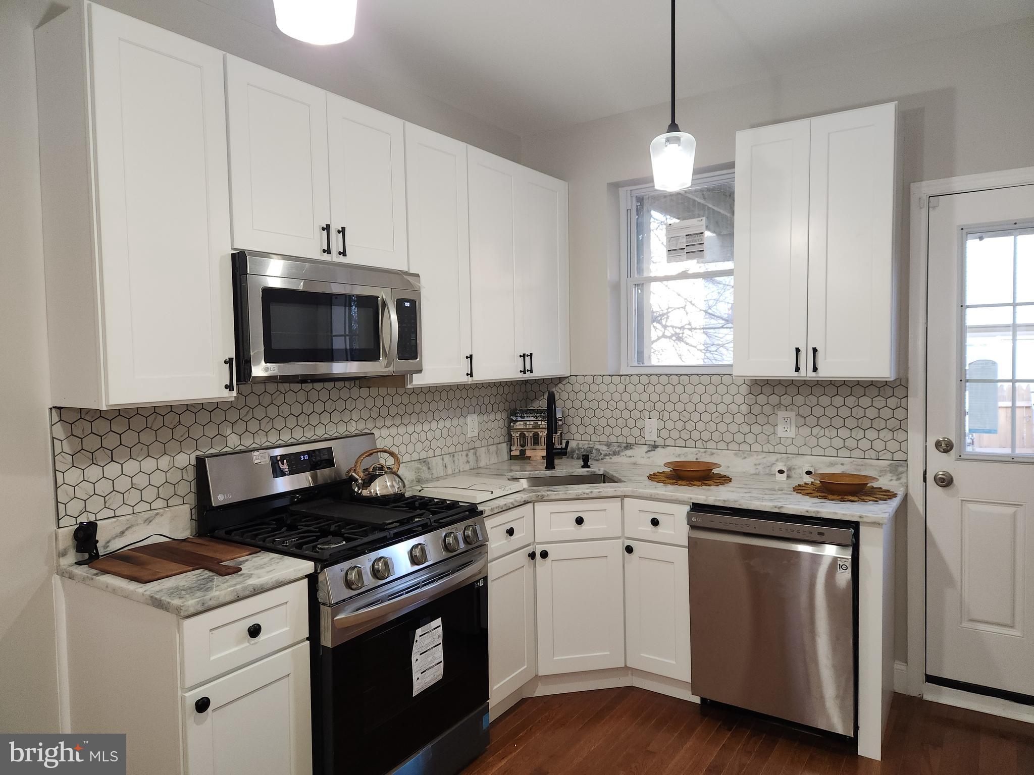 SANDTOWN-WINCHESTER - Residential