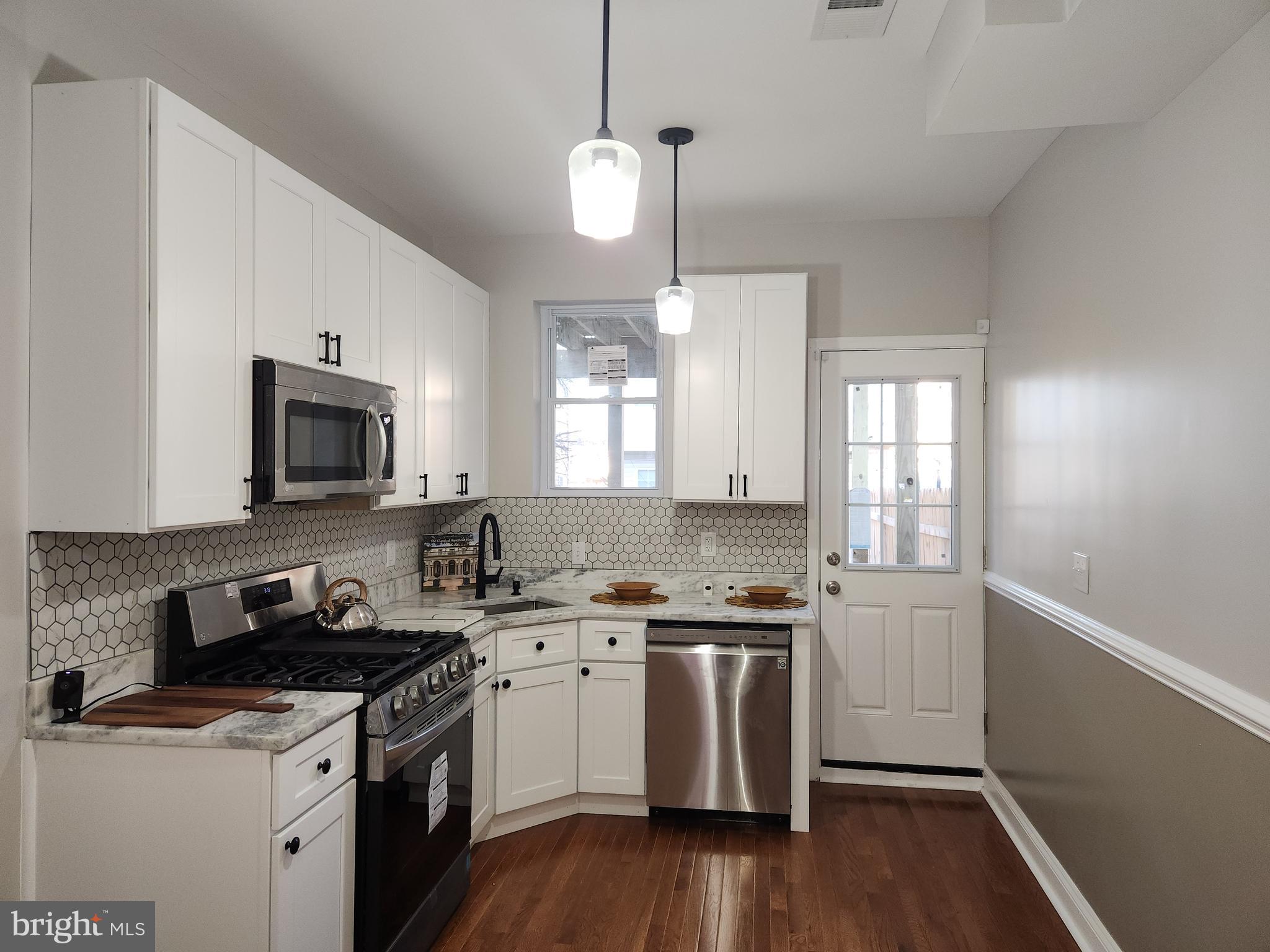 SANDTOWN-WINCHESTER - Residential