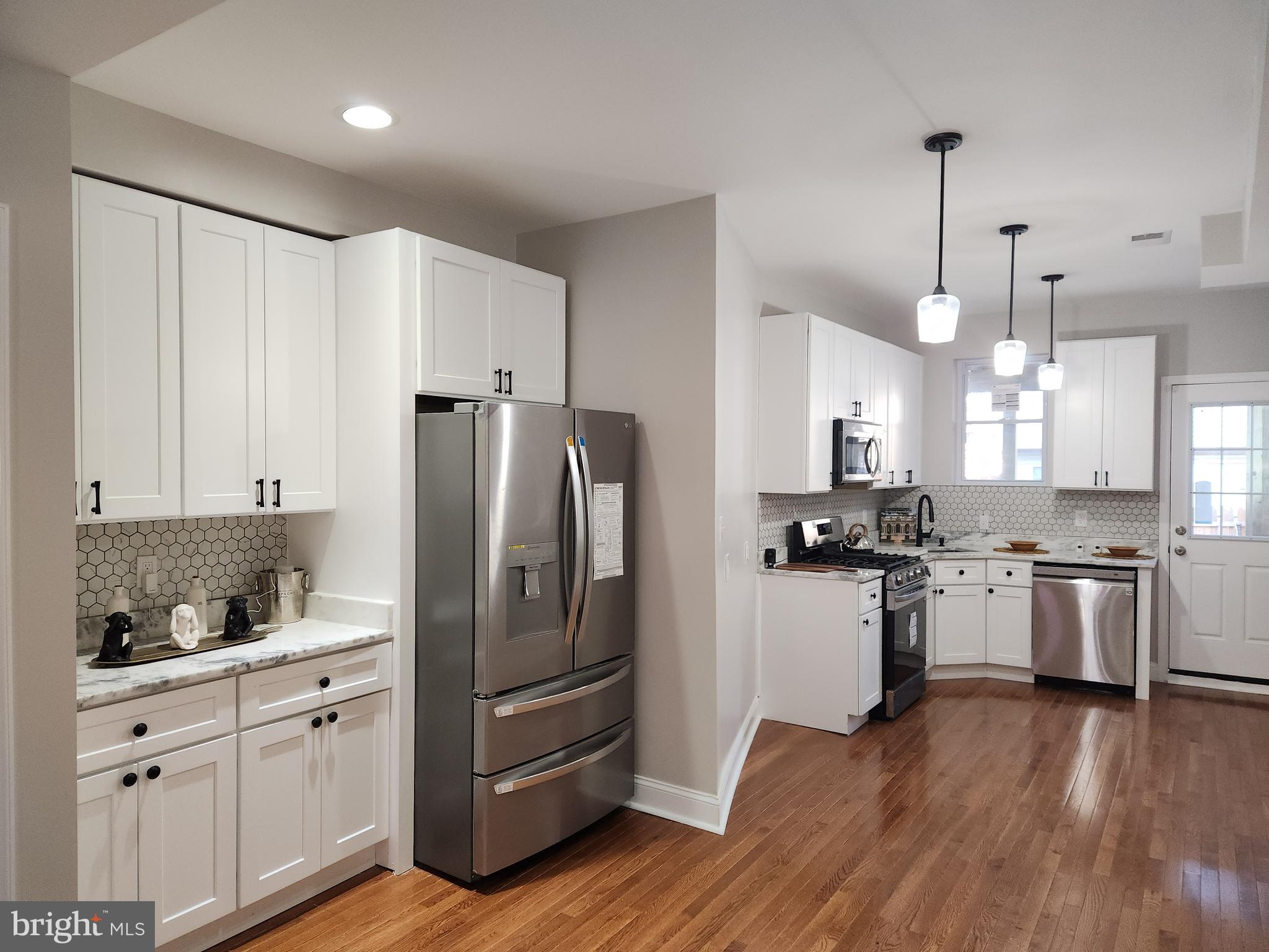 SANDTOWN-WINCHESTER - Residential