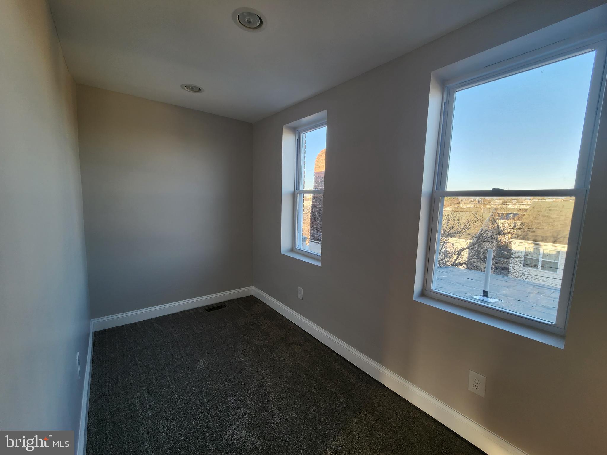 SANDTOWN-WINCHESTER - Residential