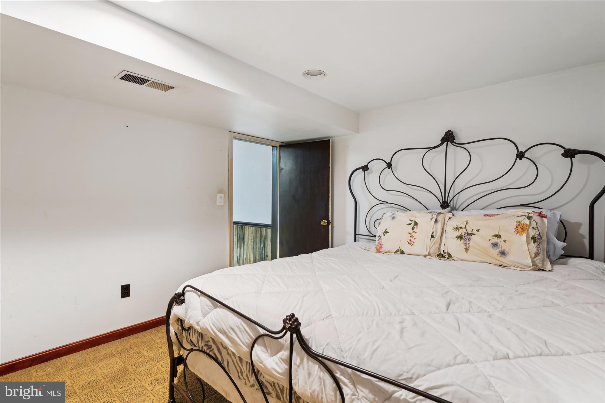 REGENCY ESTATES - Residential