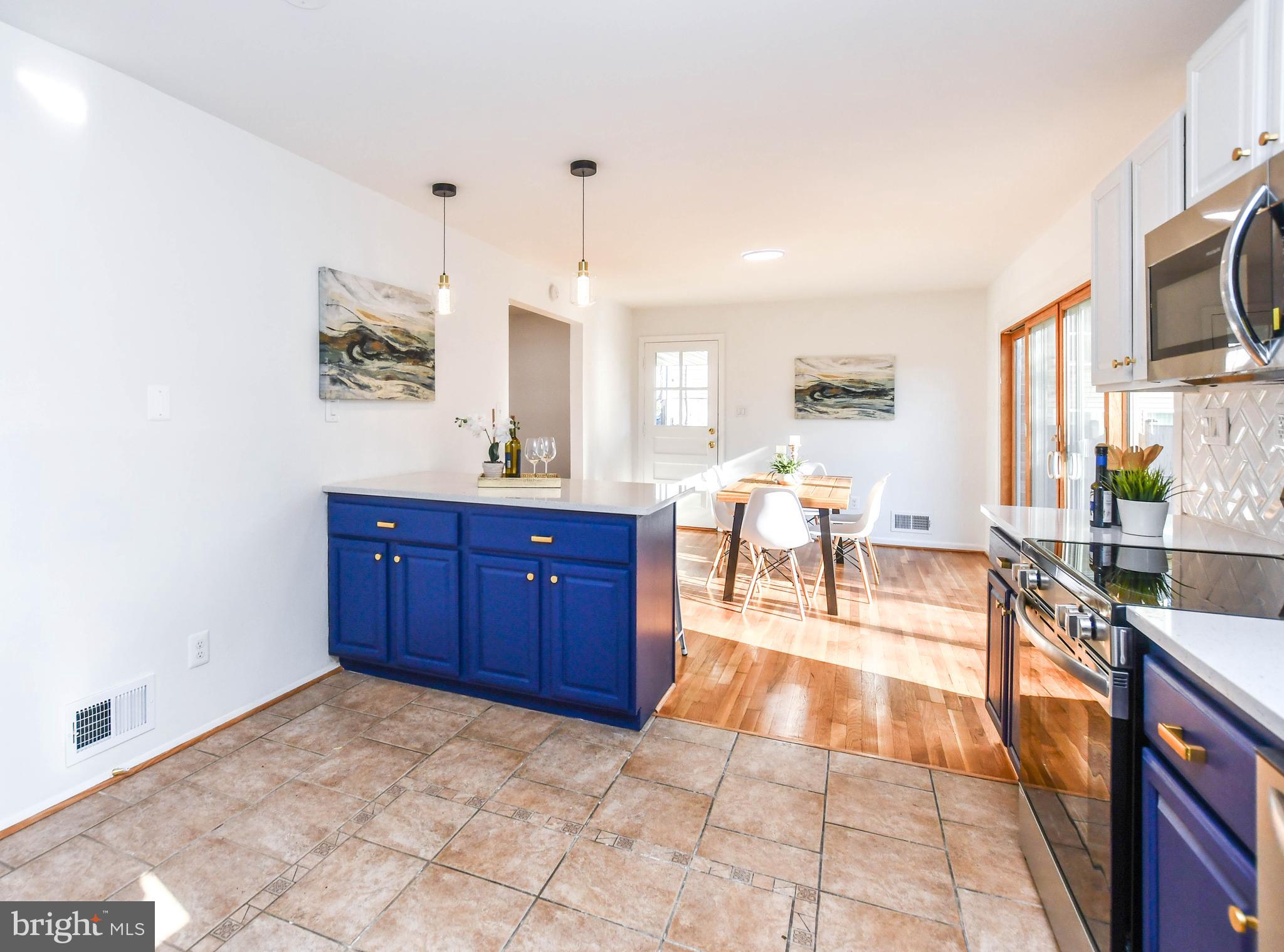 CALVERTON - Residential